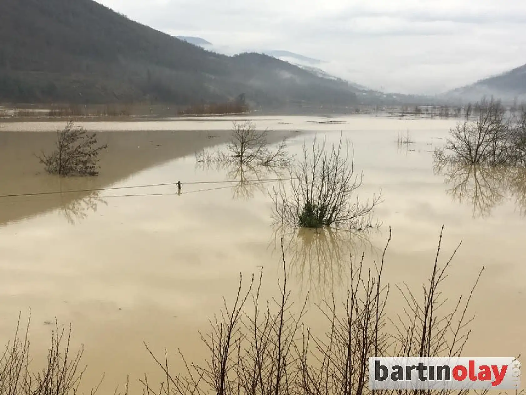 Baraj bölgesinde sular yükseldi