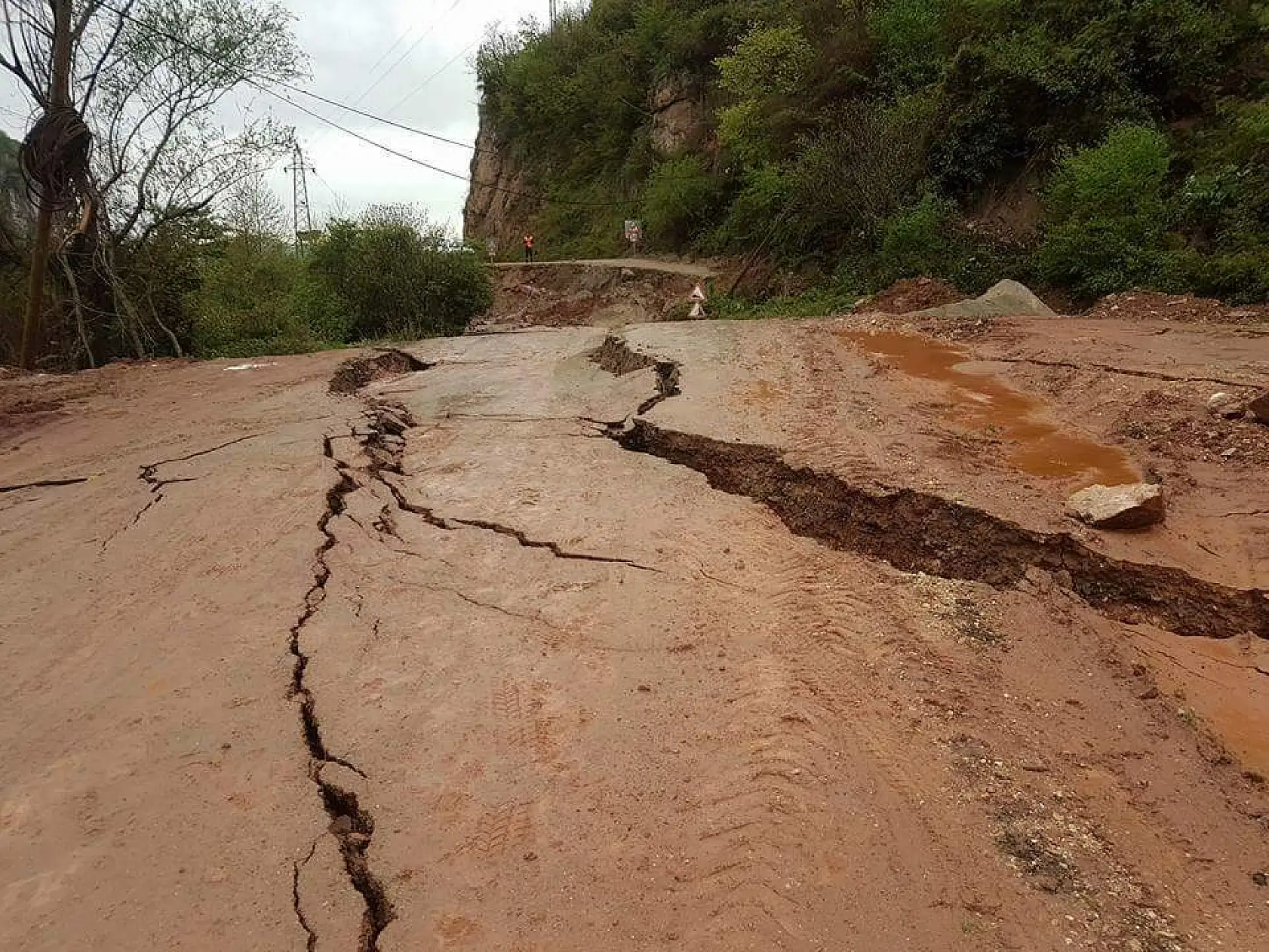 Bartın Arıt yolu ulaşıma kapandı