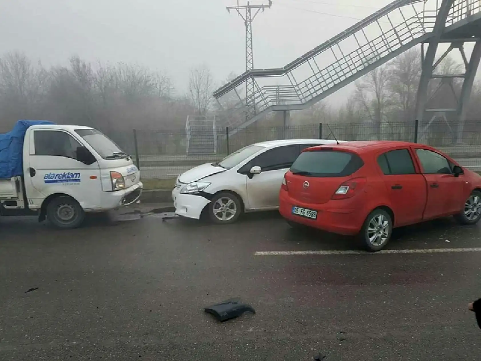 Bartın'da araçlar birbirine girdi