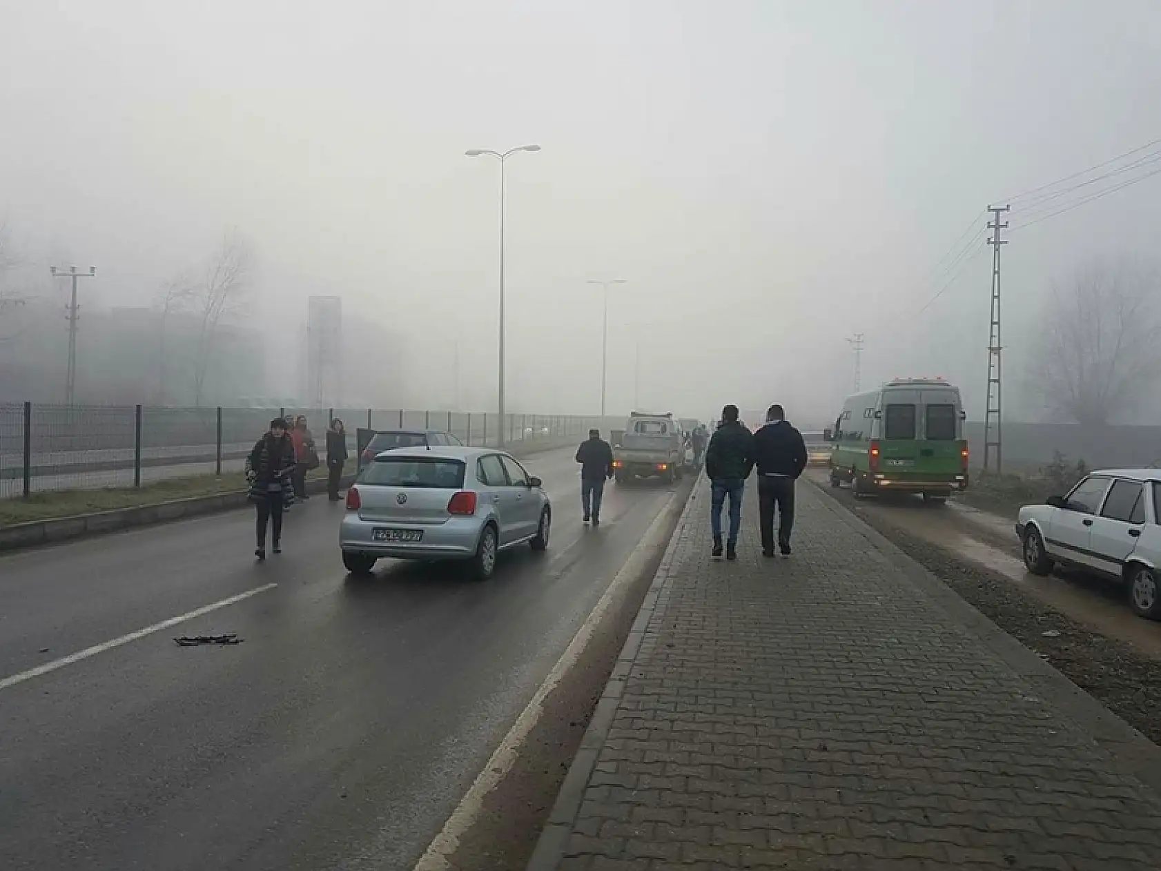 Bartın'da araçlar birbirine girdi