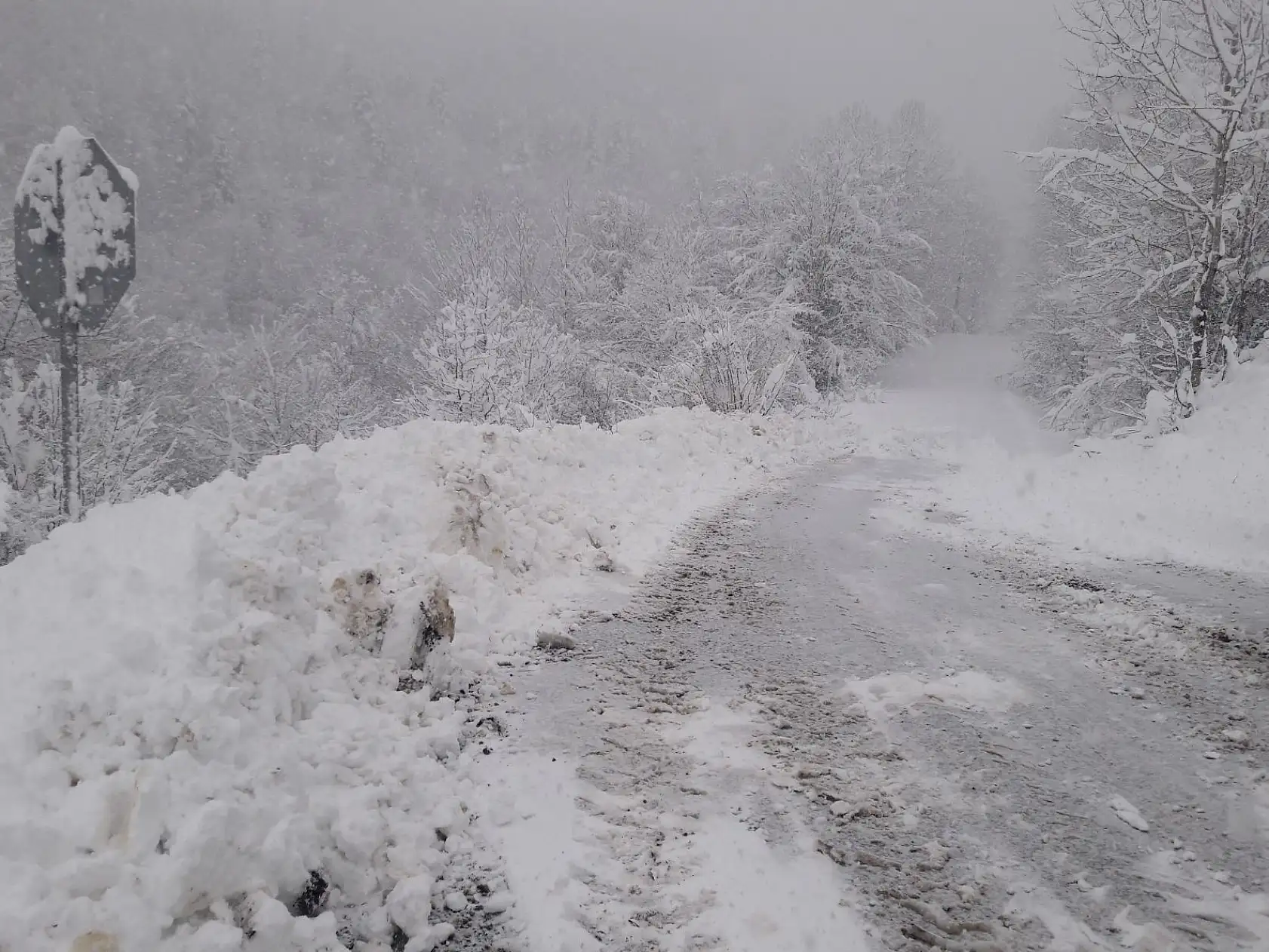 Bartın'da beklenen kar etkisini gösterdi