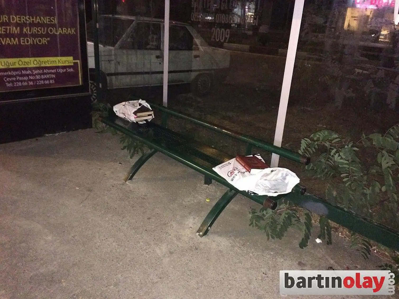 FETÖ'nün kitapları çöpe bırakıldı