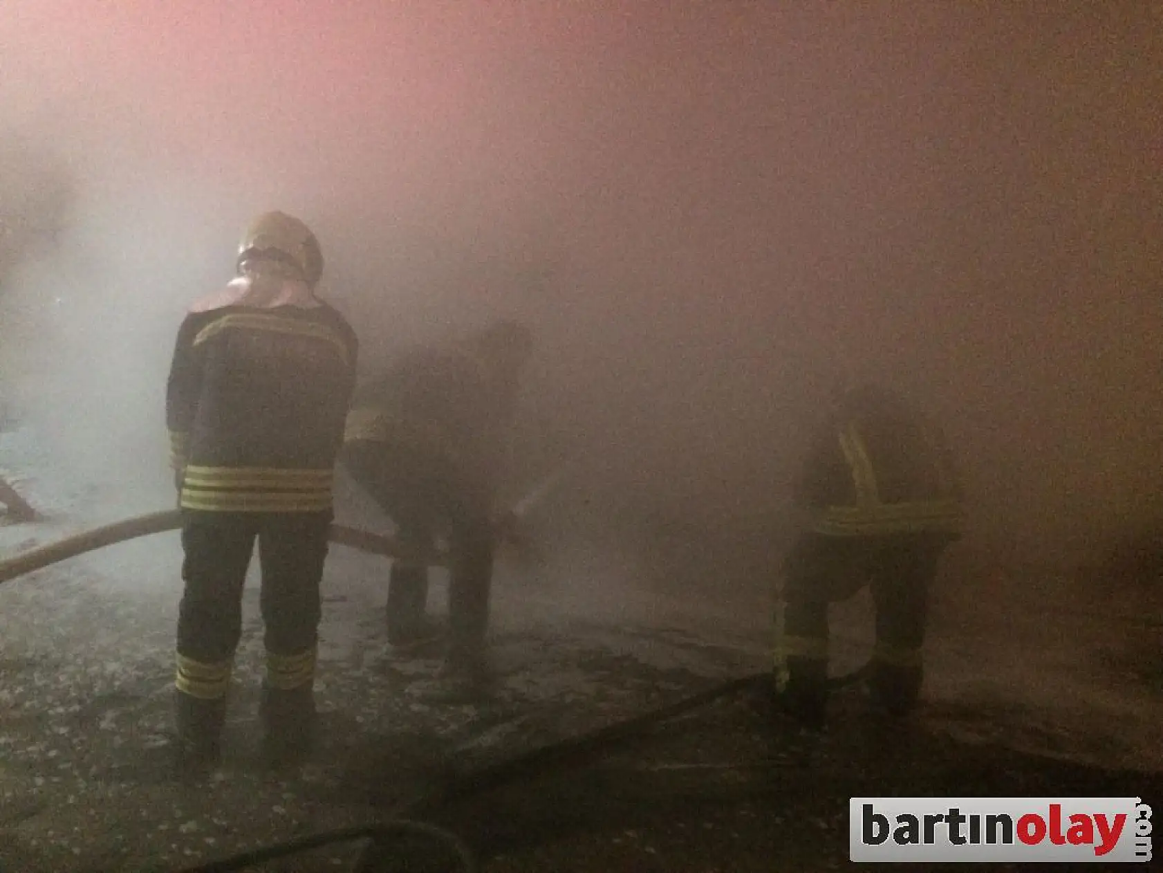 Benzin döküp ateşe verdi