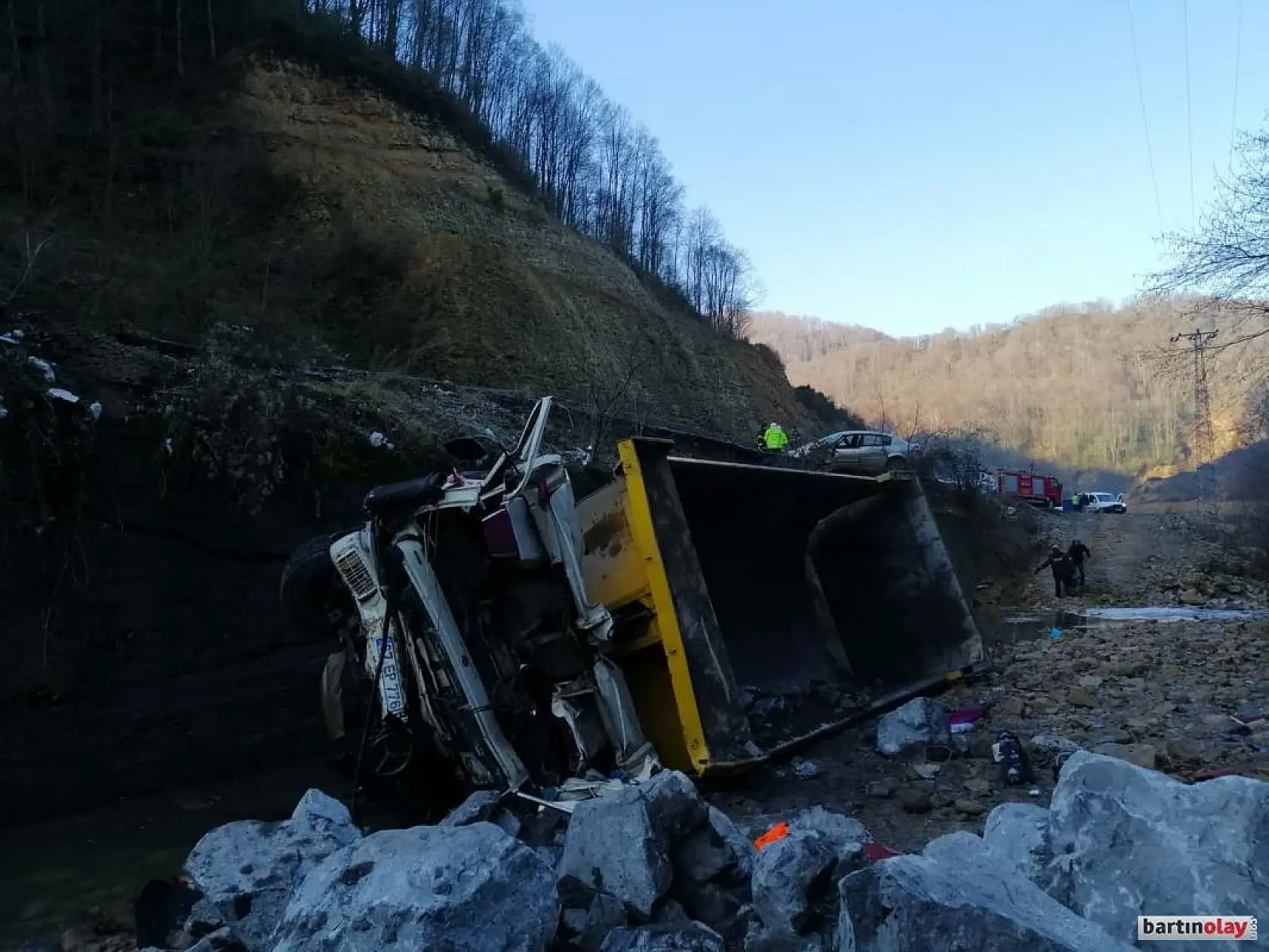 Buzlu yollarda 3 kaza, 13 yaralı