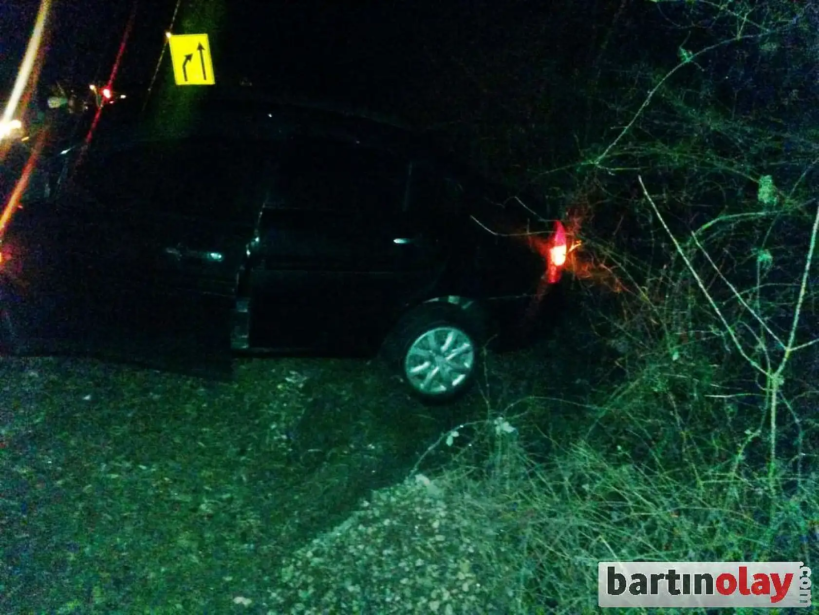 Buzlu yollarda kayan kayana