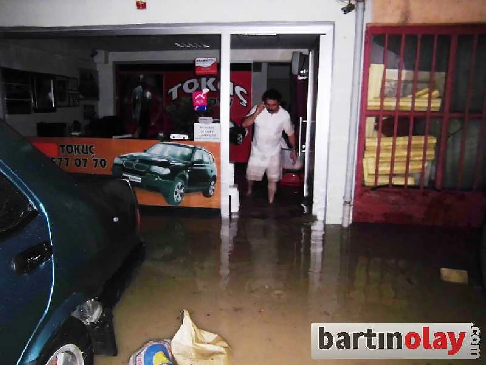 BARTIN'DA EV VE İŞYERLERİ SU ALTINDA KALDI