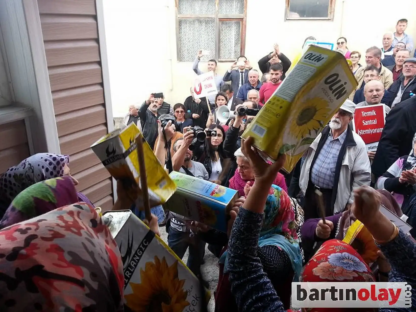 ÇED toplantısına halk engel oldu