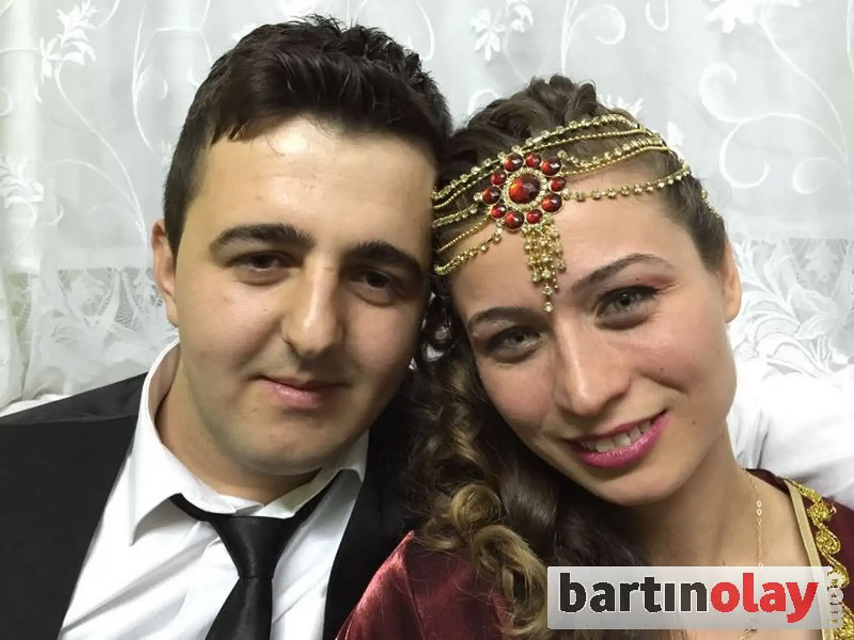 Cezaevinden İzin Aldı, çocukluk aşkıyla evlendi