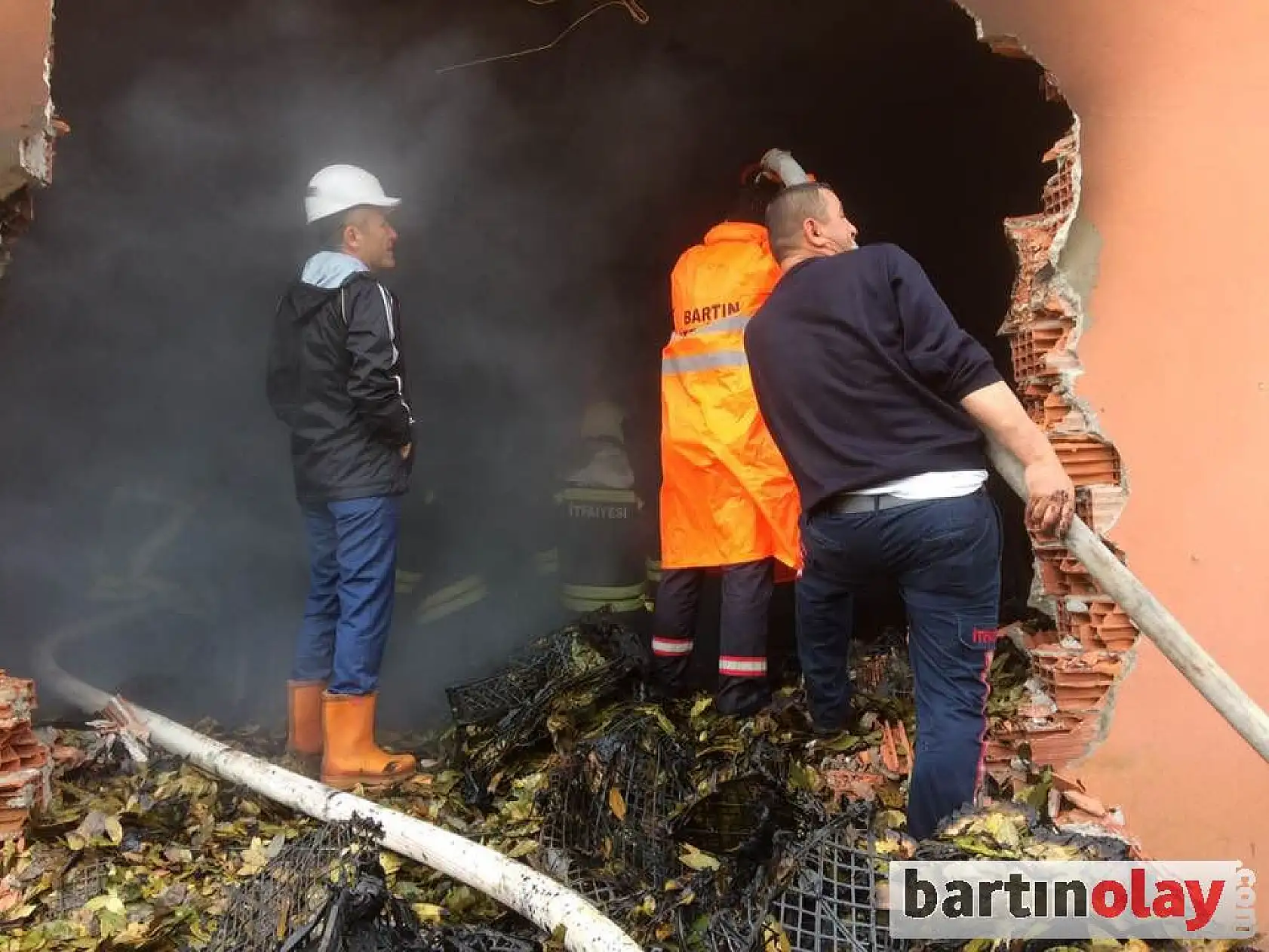 Defne yaprağı fabrikasında yangın