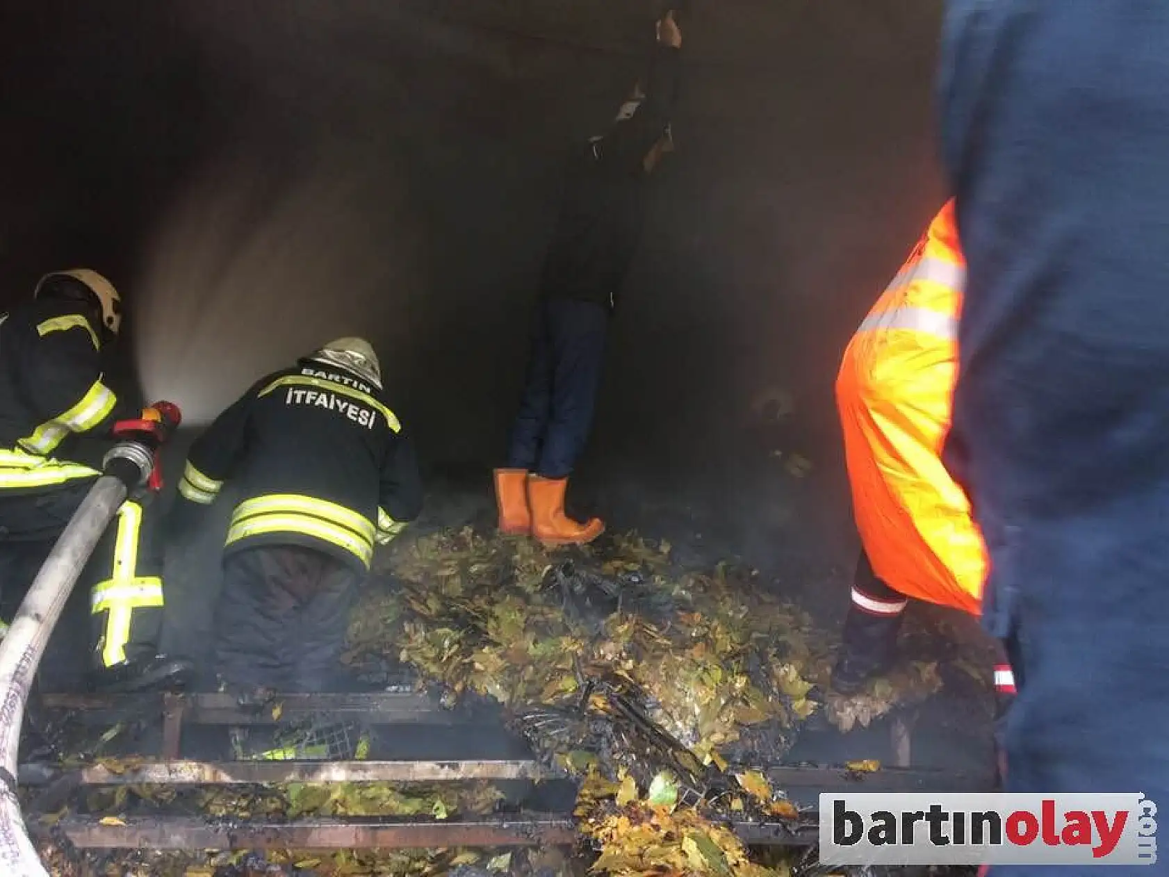 Defne yaprağı fabrikasında yangın