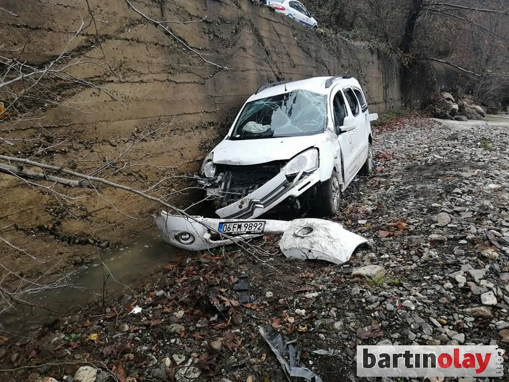 Dere yatağına uçtu