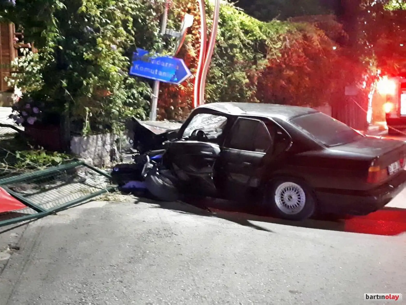 Duvara çarptı, faciadan dönüldü