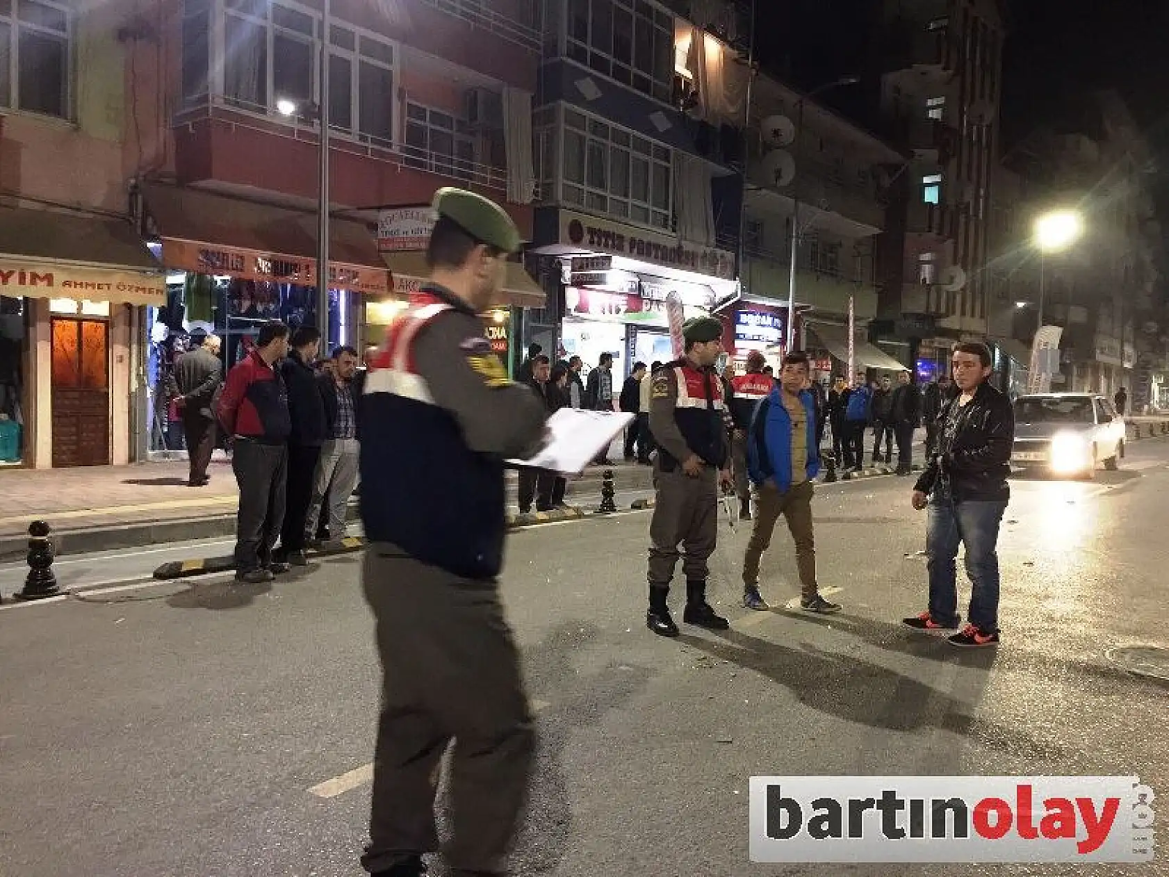 Otomobil ile motosiklet çarpıştı: 2 yaralı