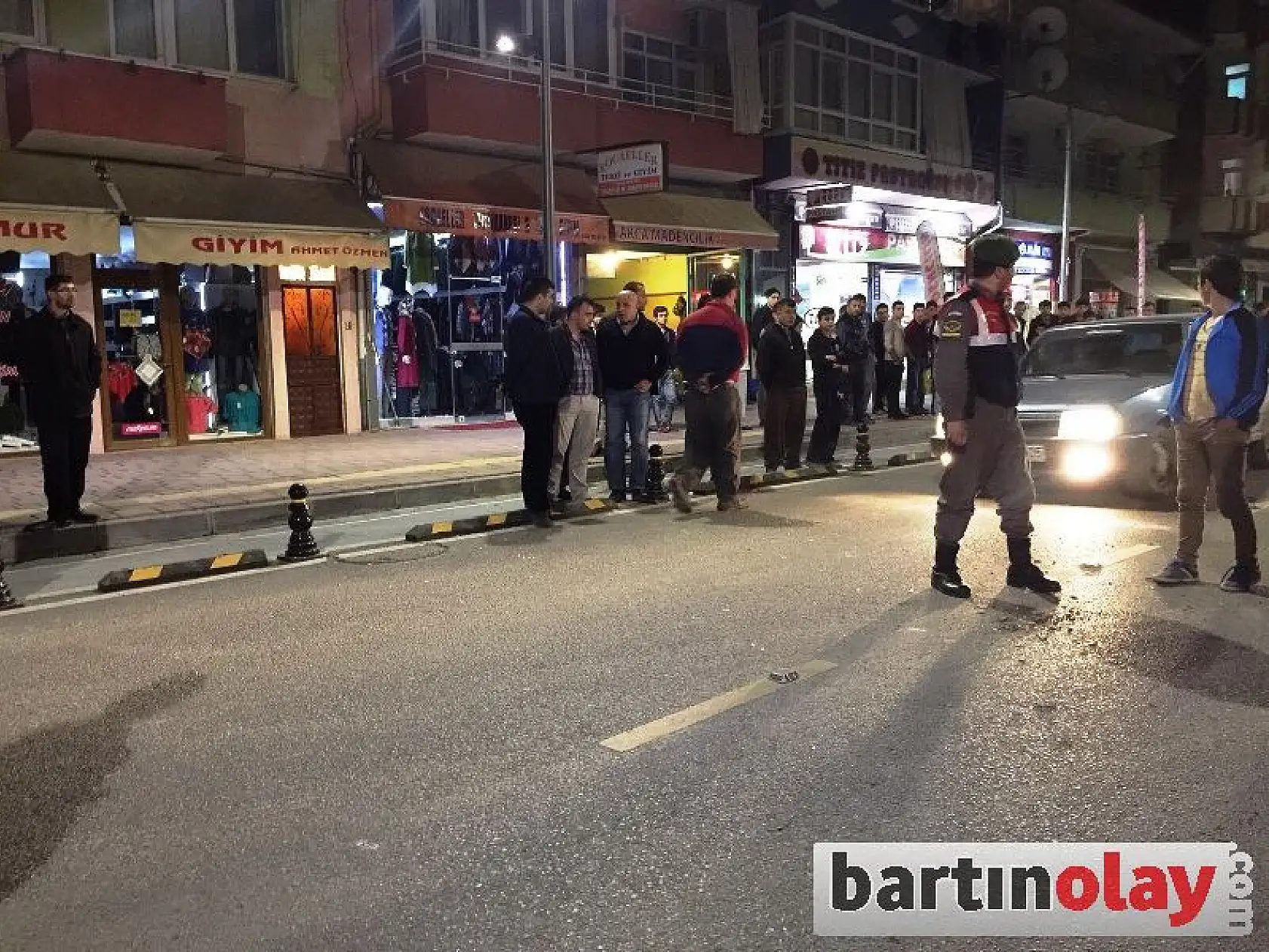 Otomobil ile motosiklet çarpıştı: 2 yaralı