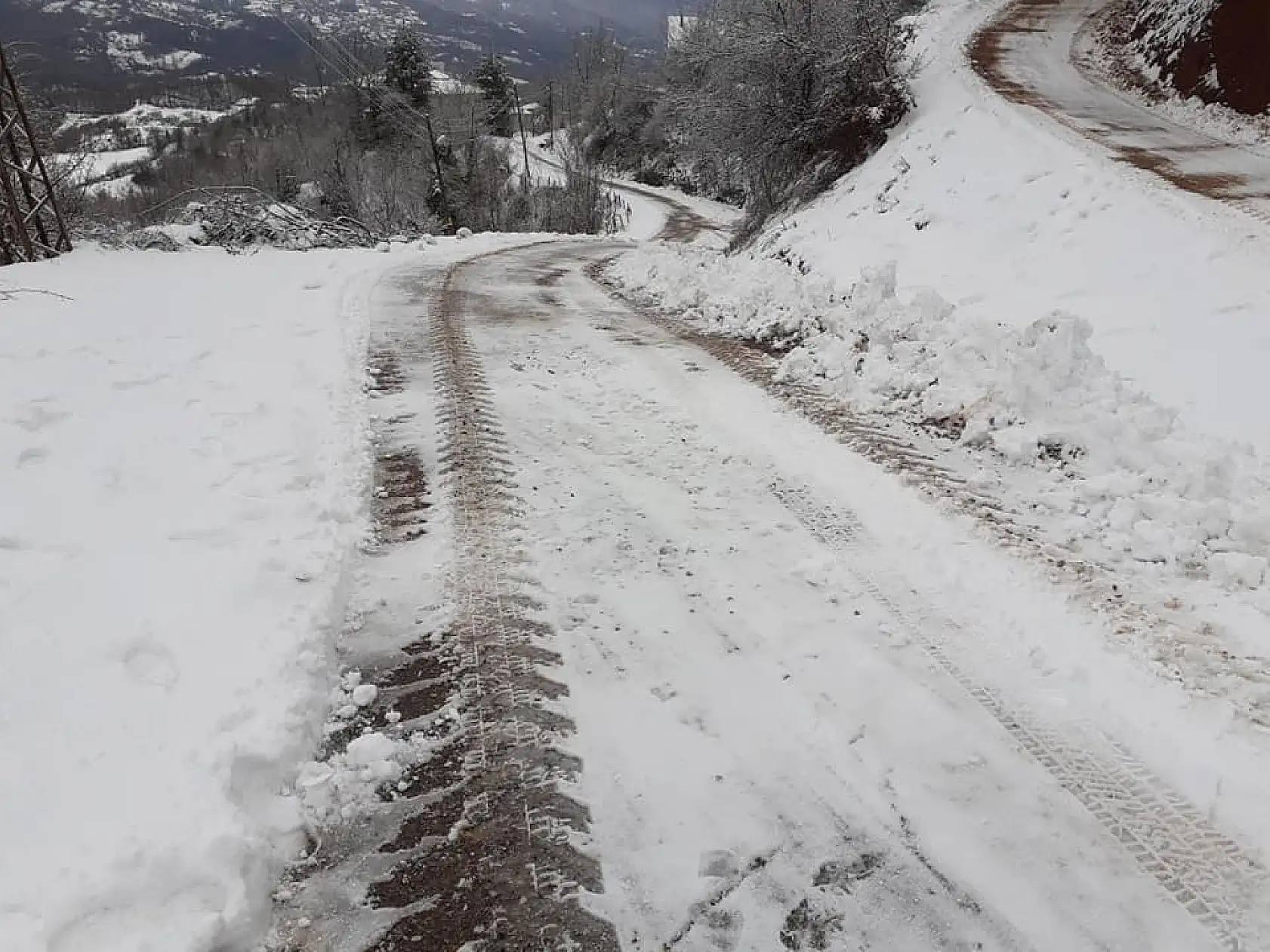 Ekipler harekete geçti, yollar açılıyor