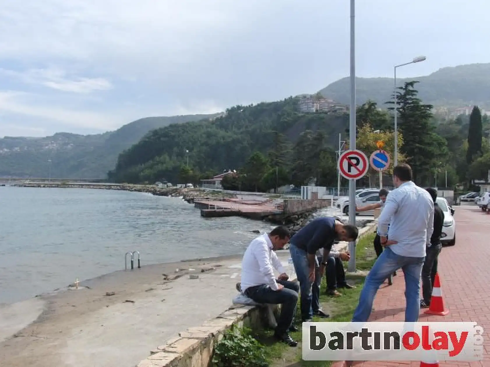 Kayalıklardan denize düşerek boğuldu