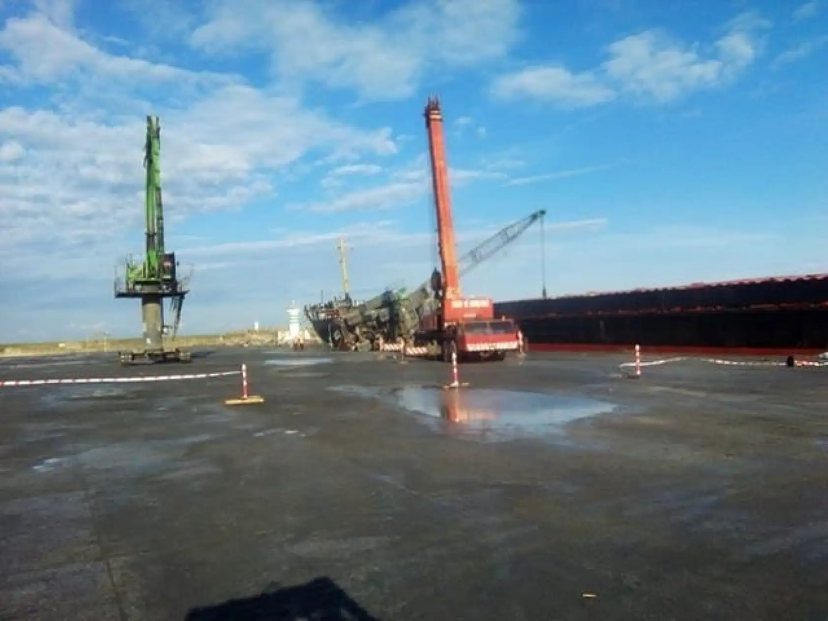 Geminin üzerine devrildi