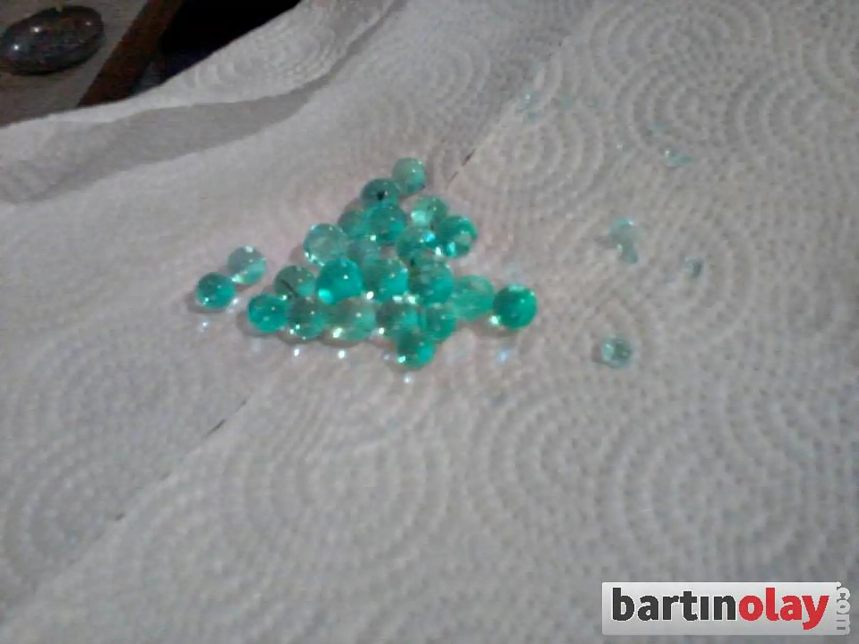 Gökten Gizemli Mavi Küreler Yağdı