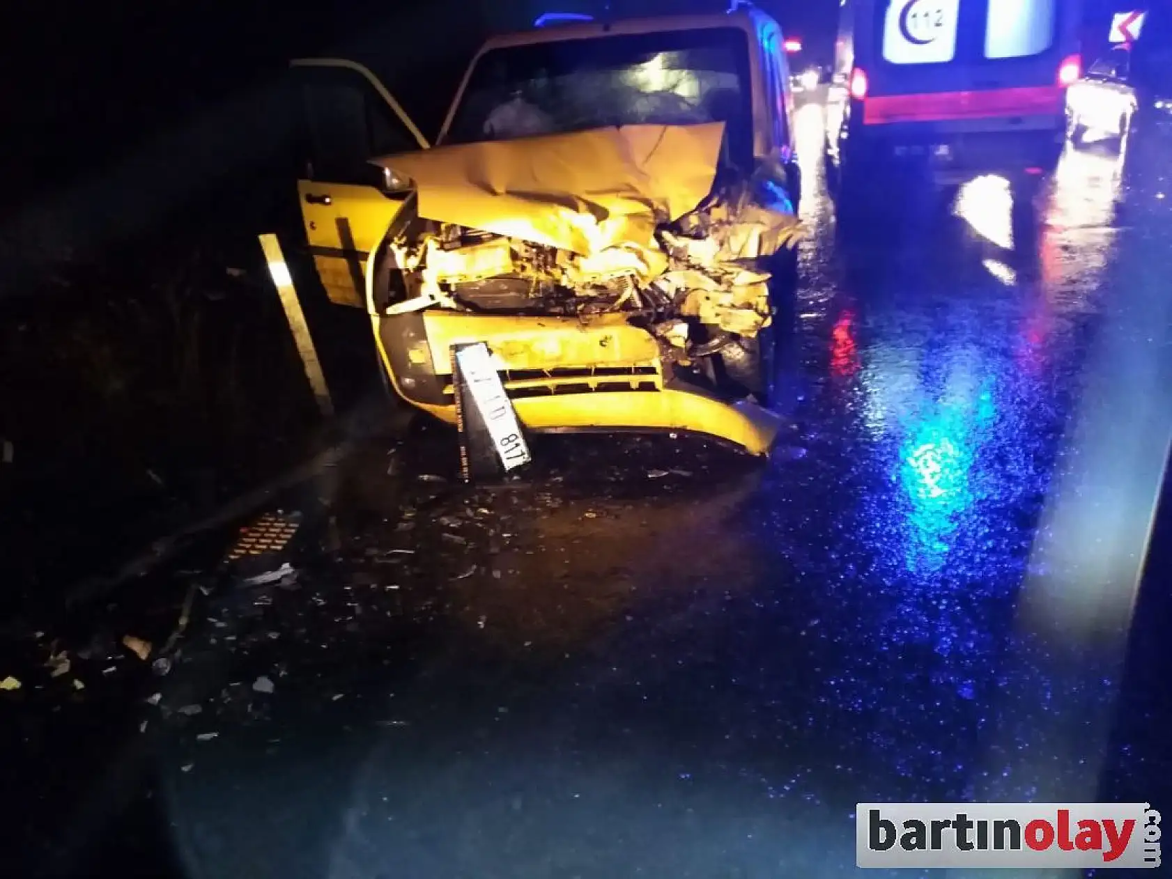 İki araç çarpıştı, 2 yaralı