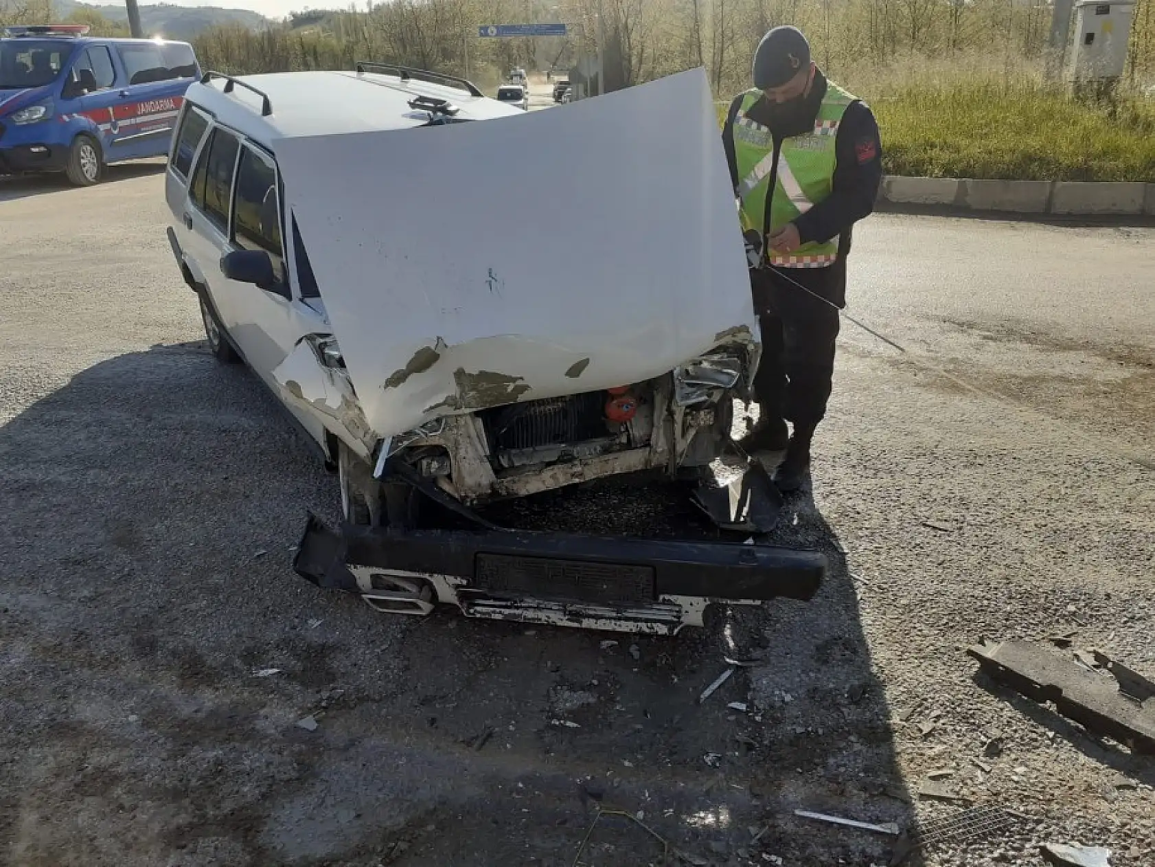 Kavşakta iki Tofaş çarpıştı