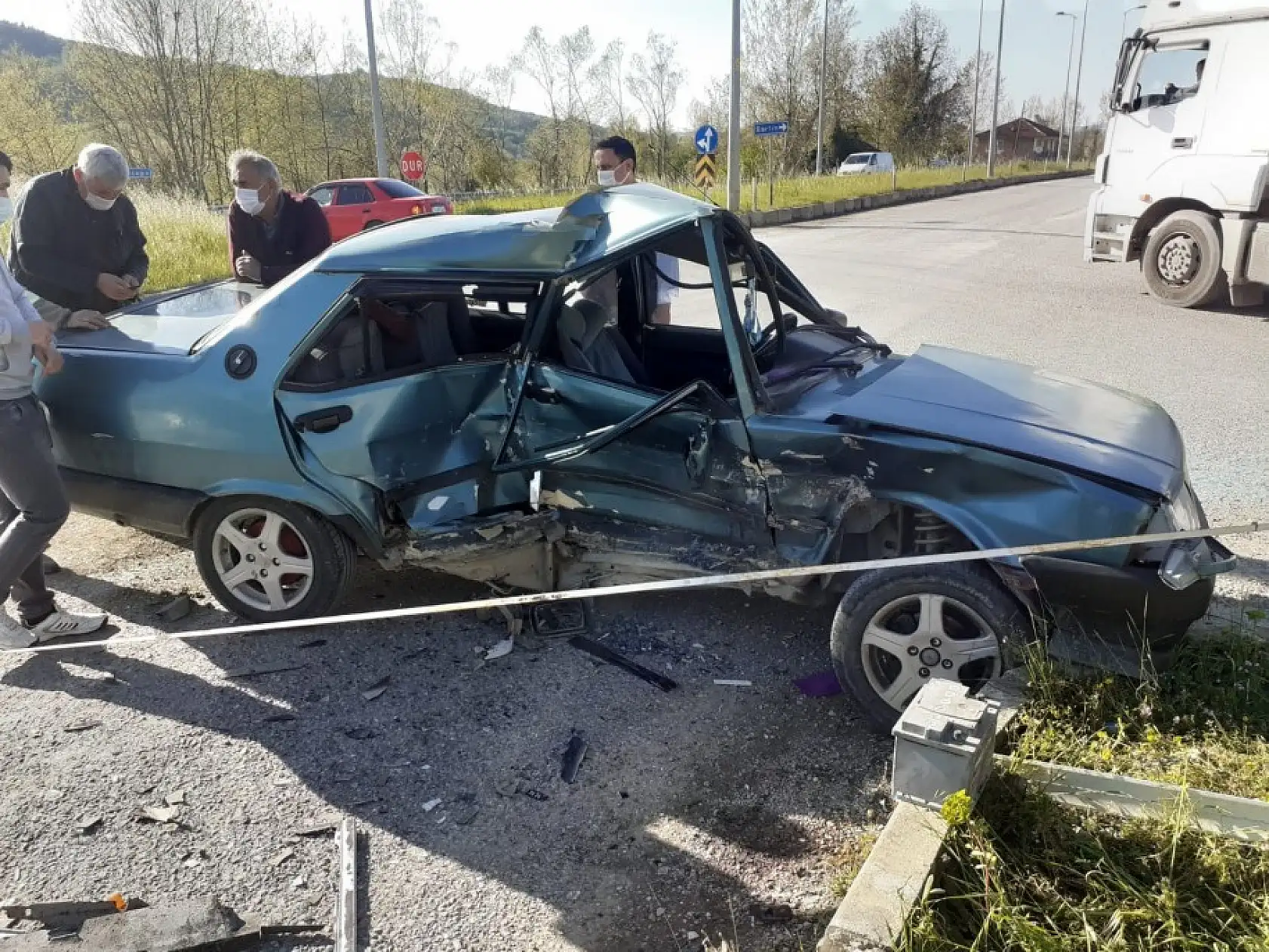 Kavşakta iki Tofaş çarpıştı