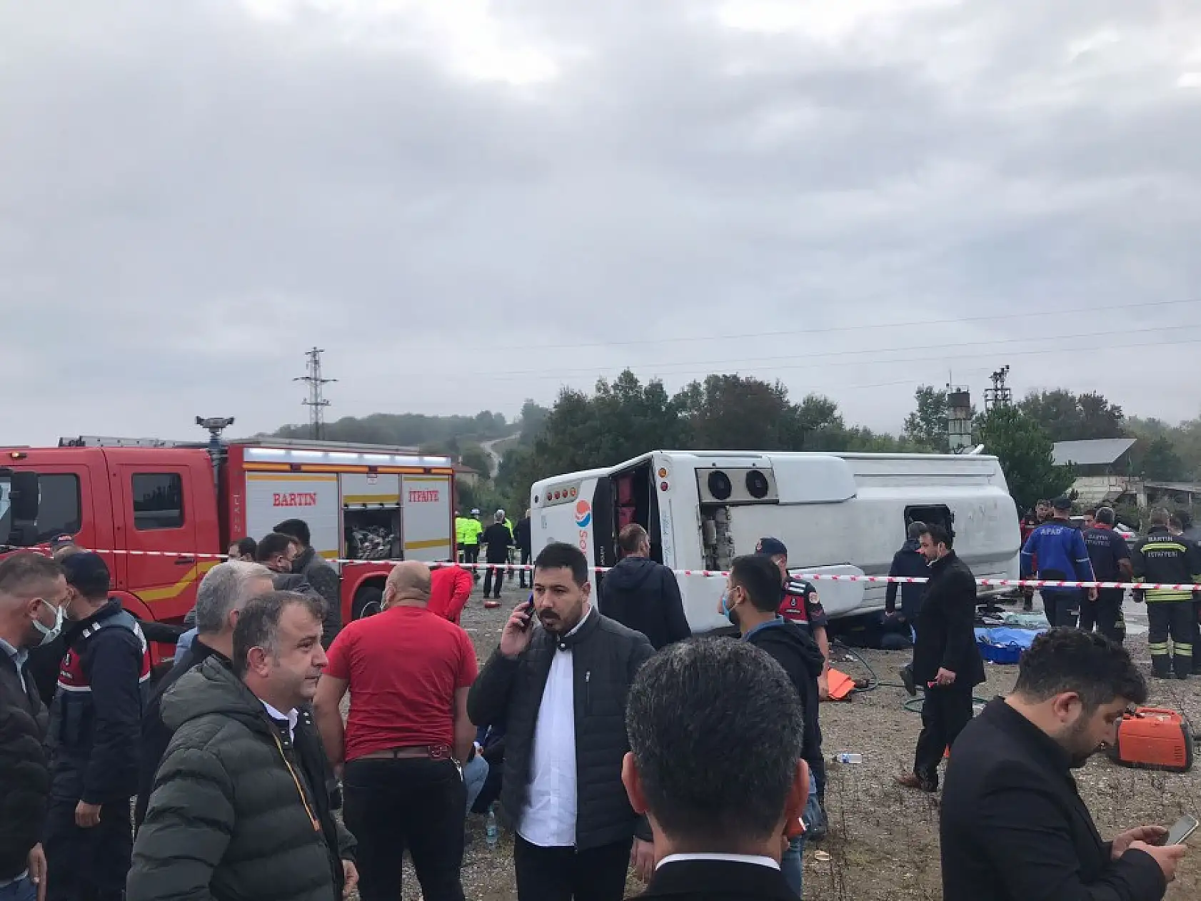 Midibüs devrildi, 2 ölü 18 yaralı