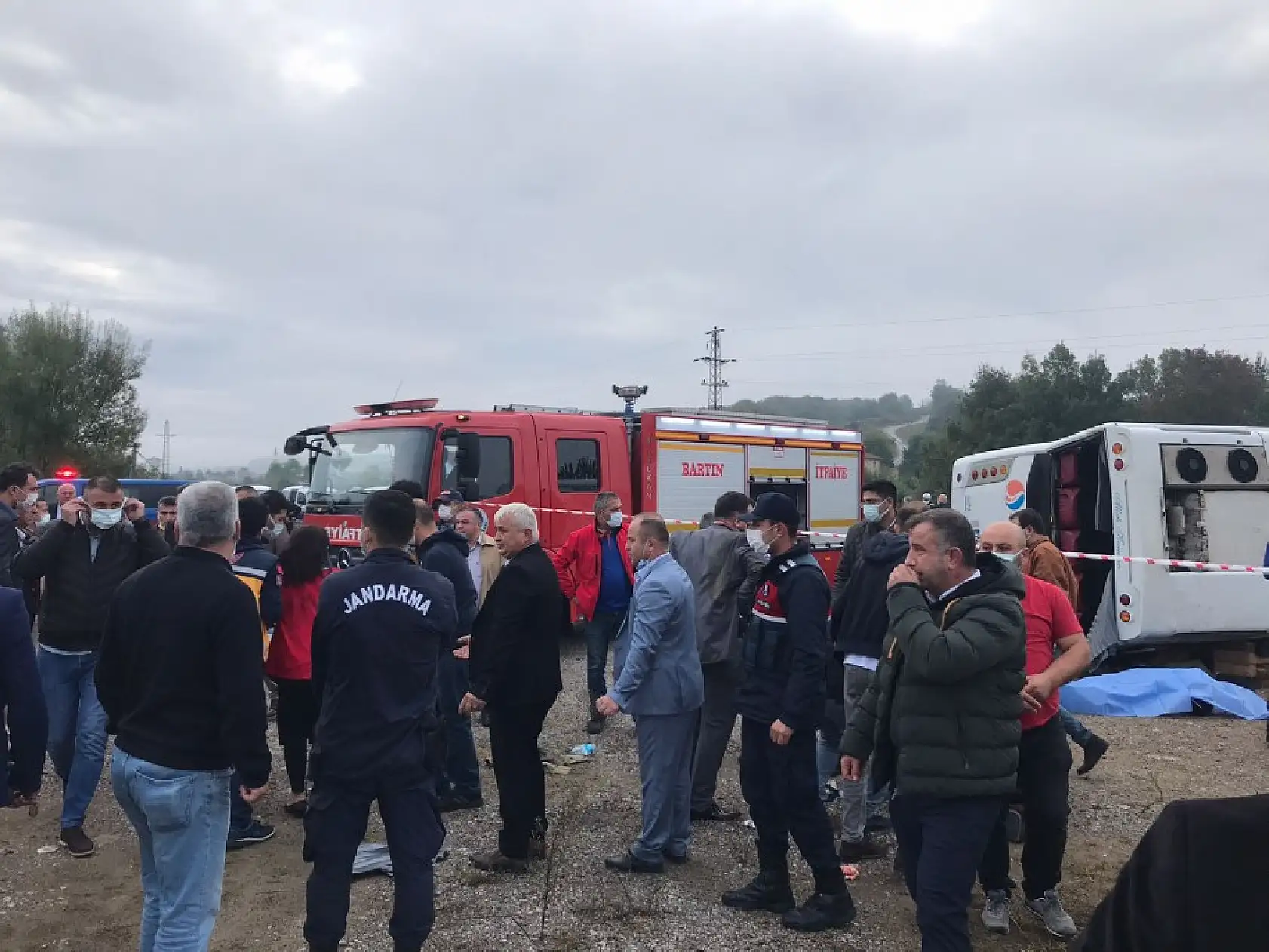 Midibüs devrildi, 2 ölü 18 yaralı