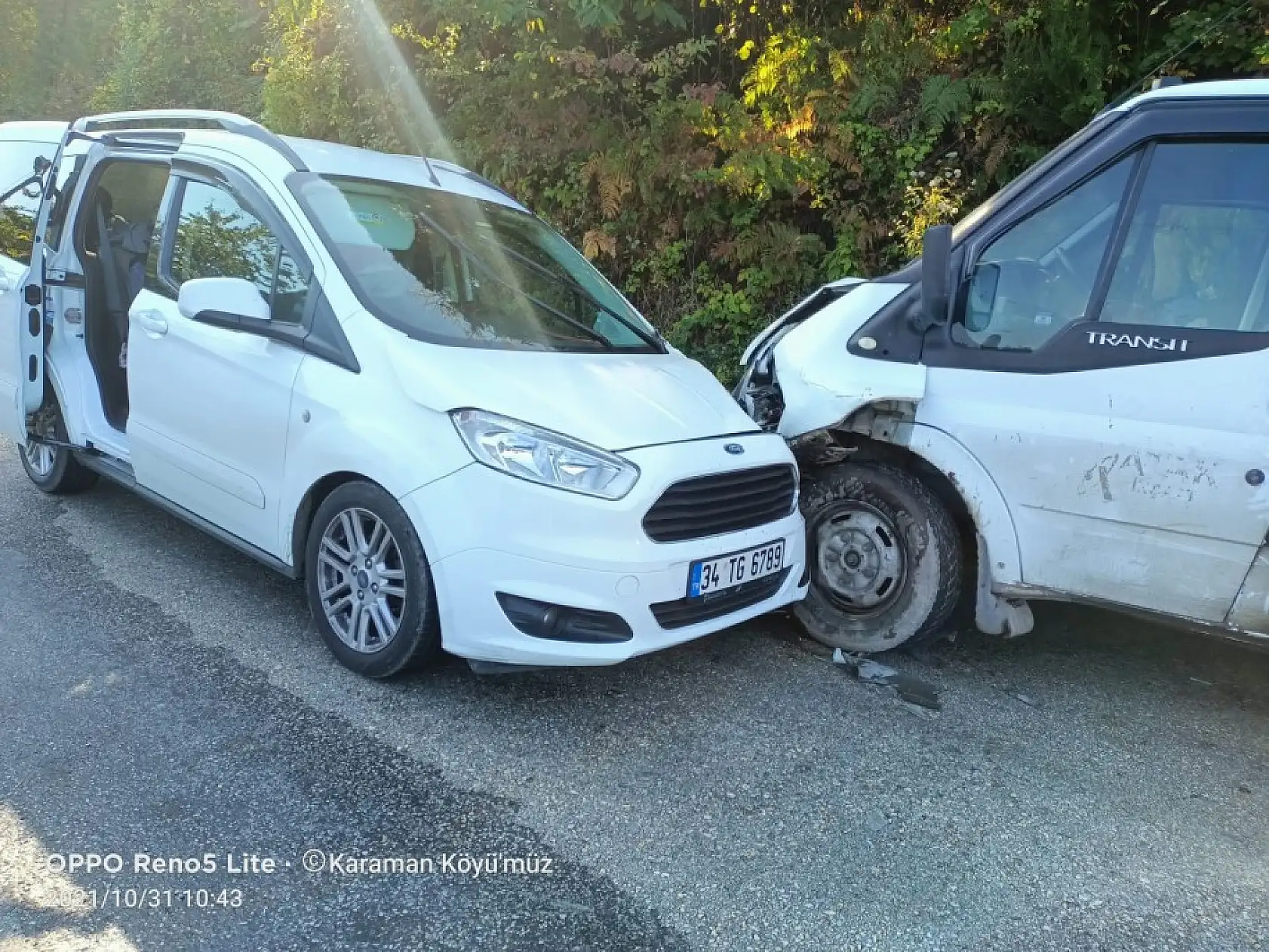 Kurucaşile yolunda kaza, iki yaralı