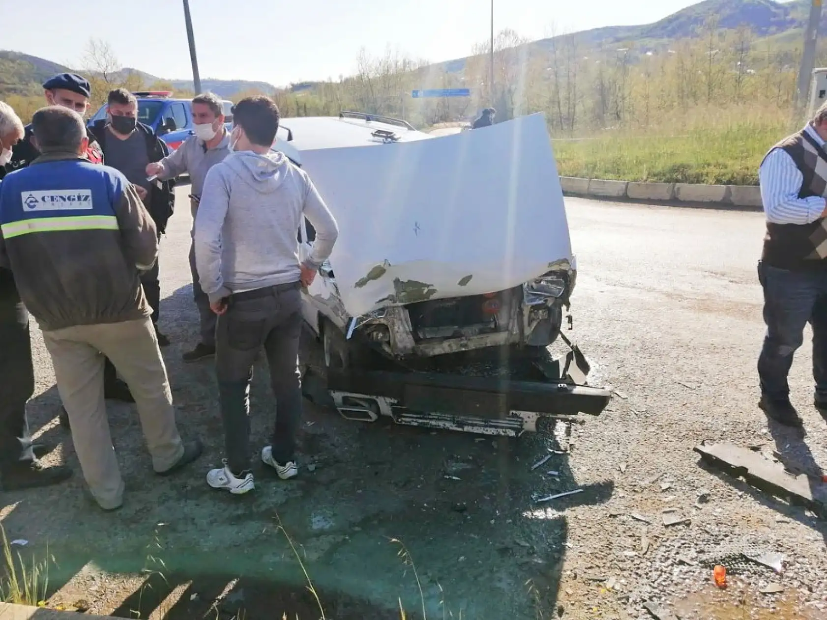 Kavşakta iki Tofaş çarpıştı