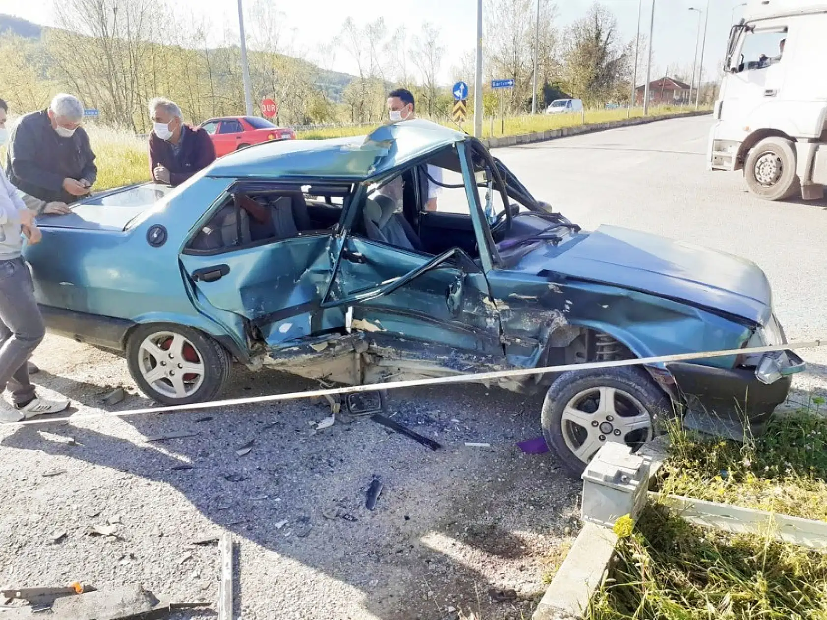 Kavşakta iki Tofaş çarpıştı