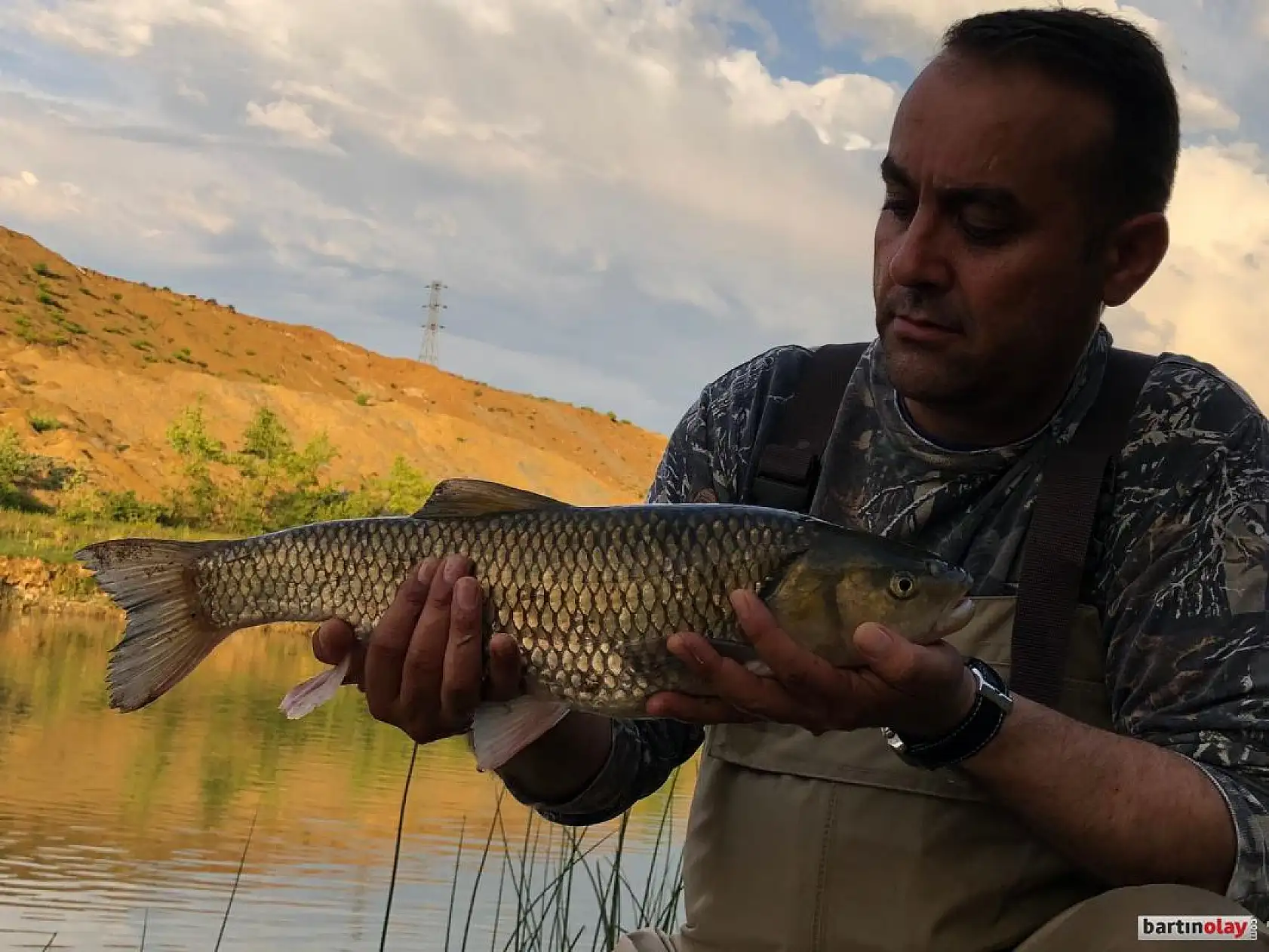 Irmakta öyle bir balık tuttu ki