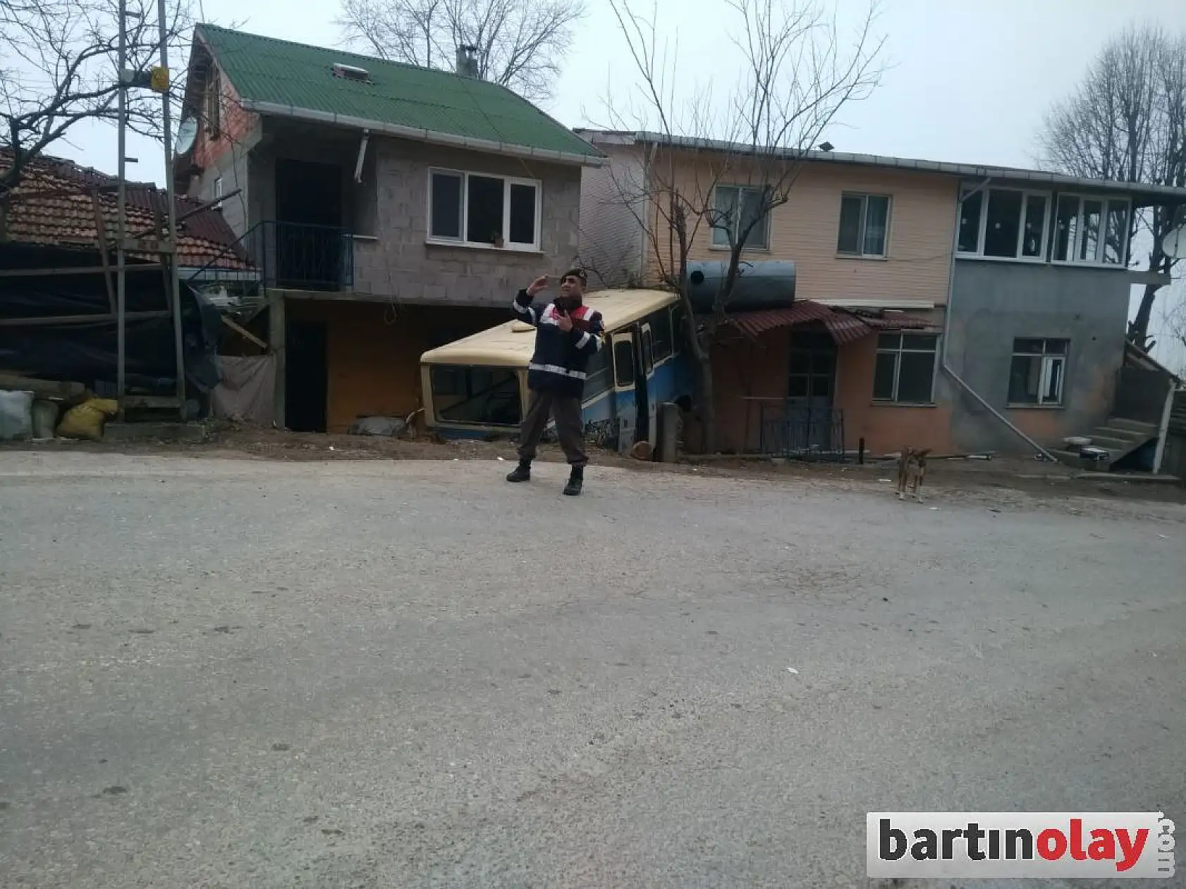 İşçileri taşıyan minibüs kaza yaptı