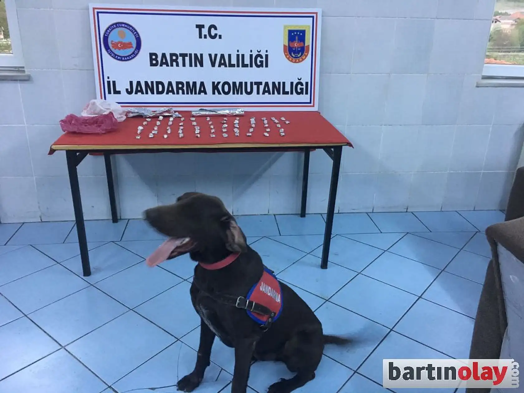 Jandarmadan uyuşturucu tacirlerine baskın