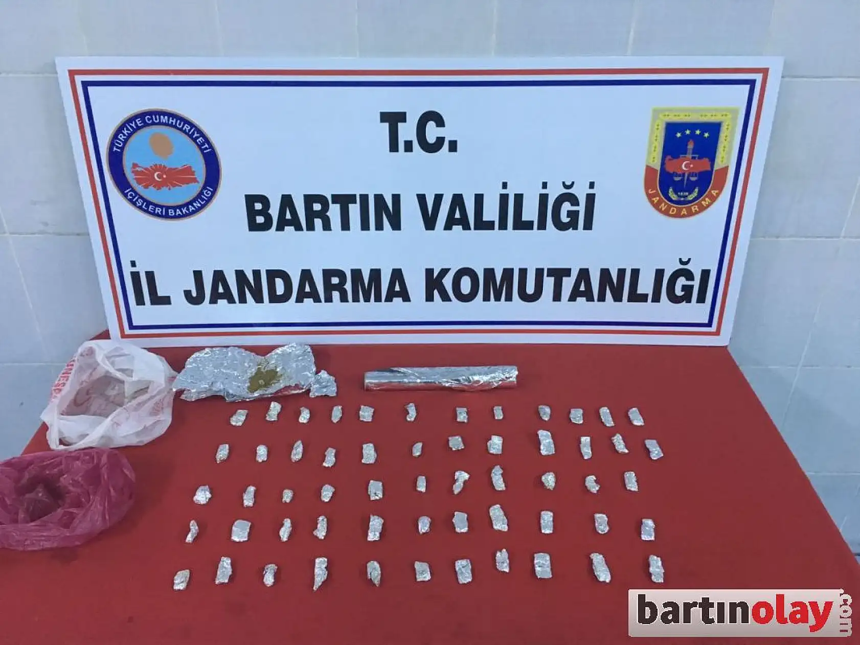 Jandarmadan uyuşturucu tacirlerine baskın