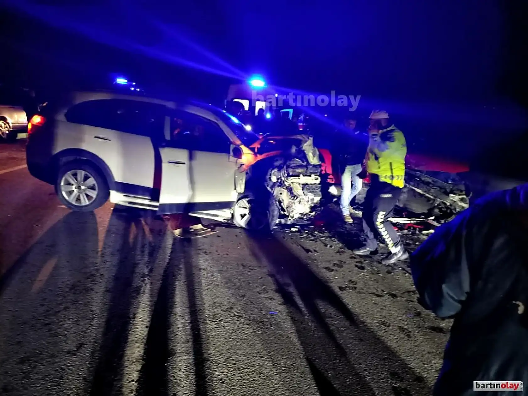 Kafa kafaya çarpıştılar, 5 yaralı