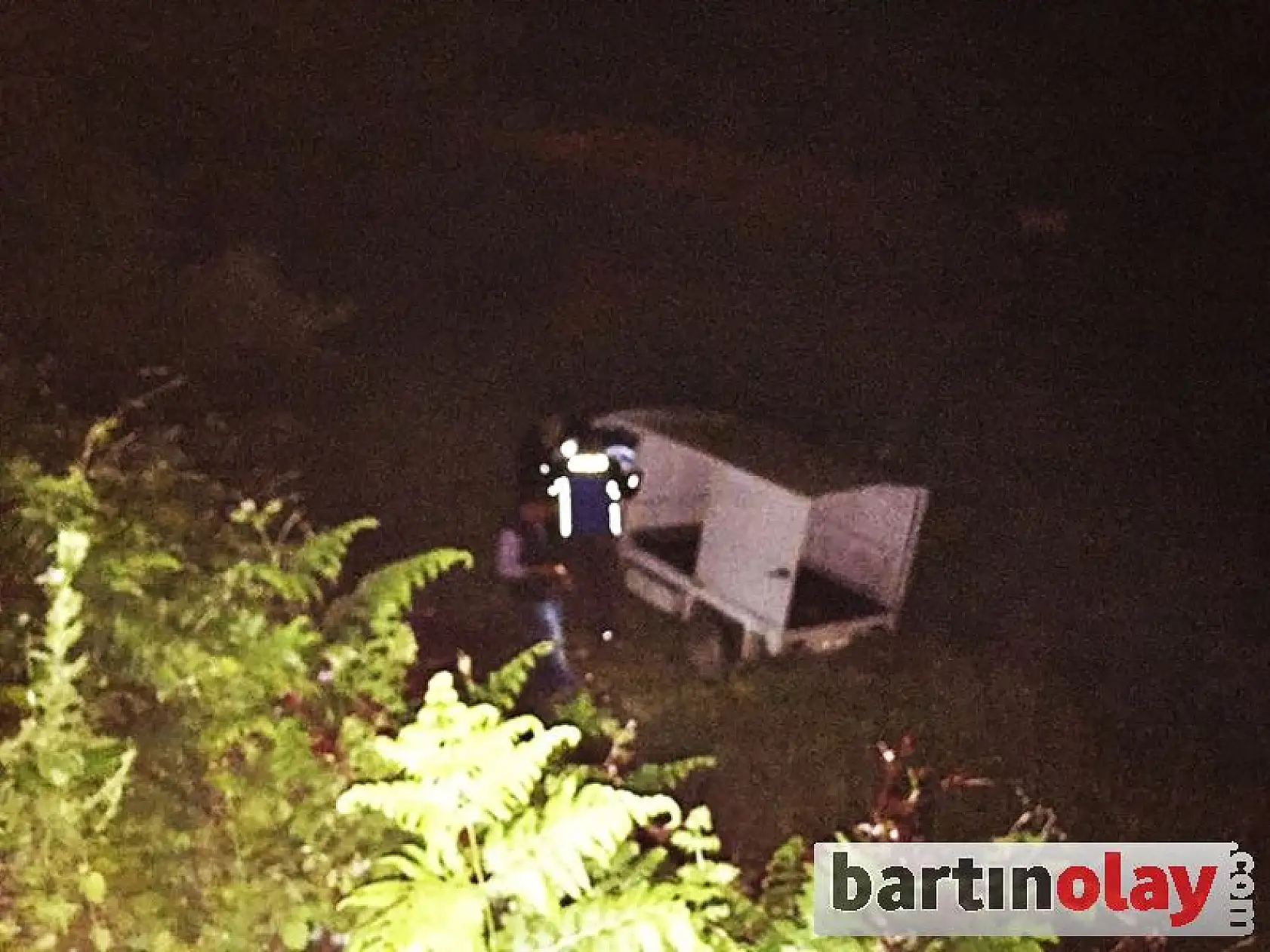 Kamyonet şarampole uçtu: 1 yaralı