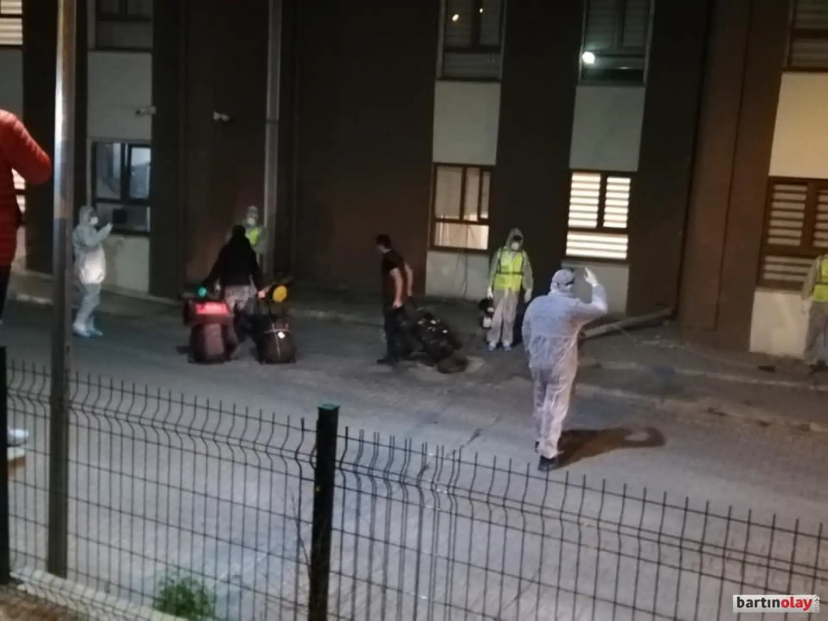 Karantina için 15 otobüsle Bartın'a geldiler