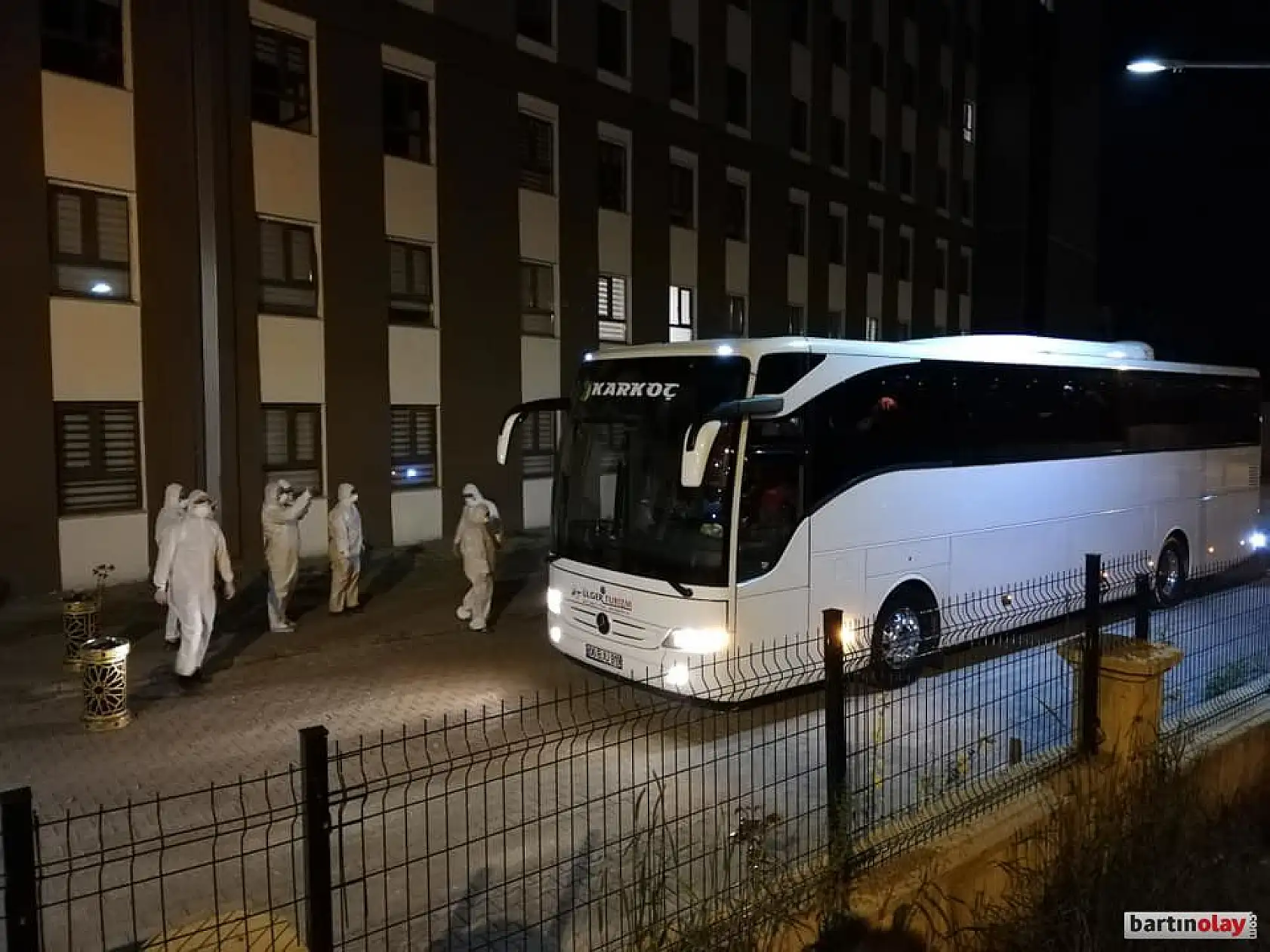 Karantina için 15 otobüsle Bartın'a geldiler
