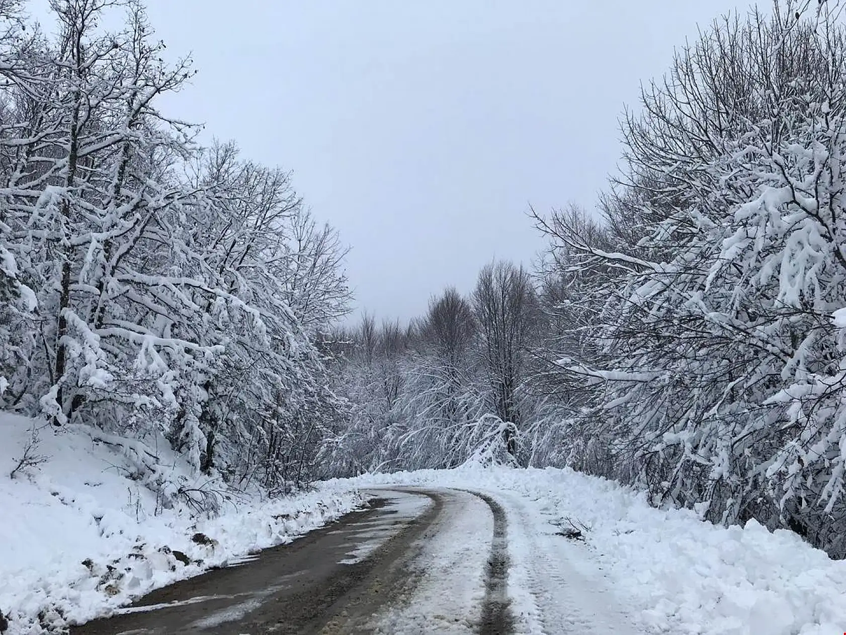 Karda kapanan Köy yolları açıldı