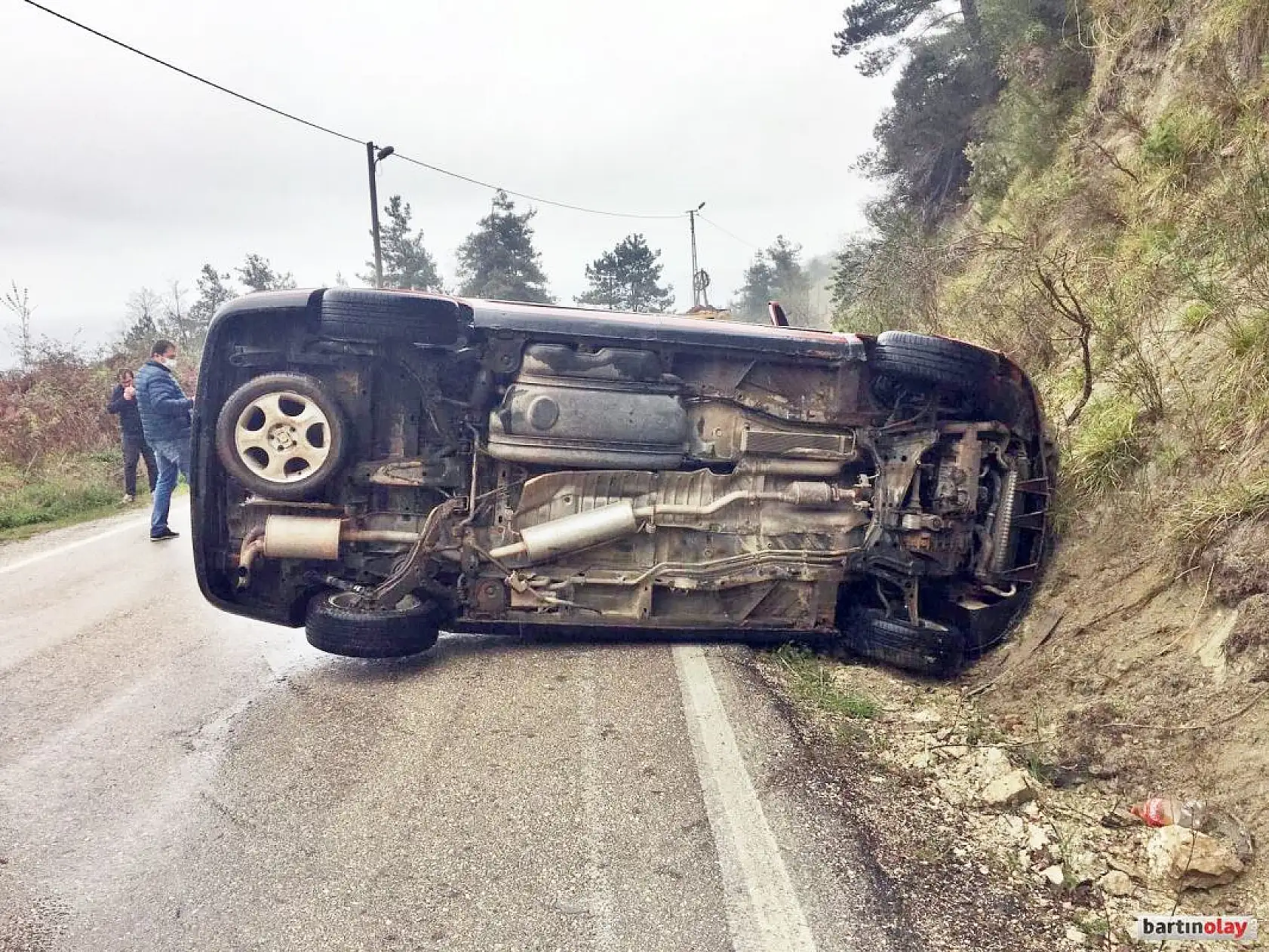 Kayan araç devrildi