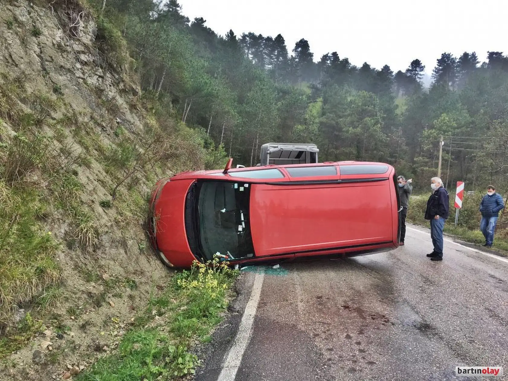 Kayan araç devrildi