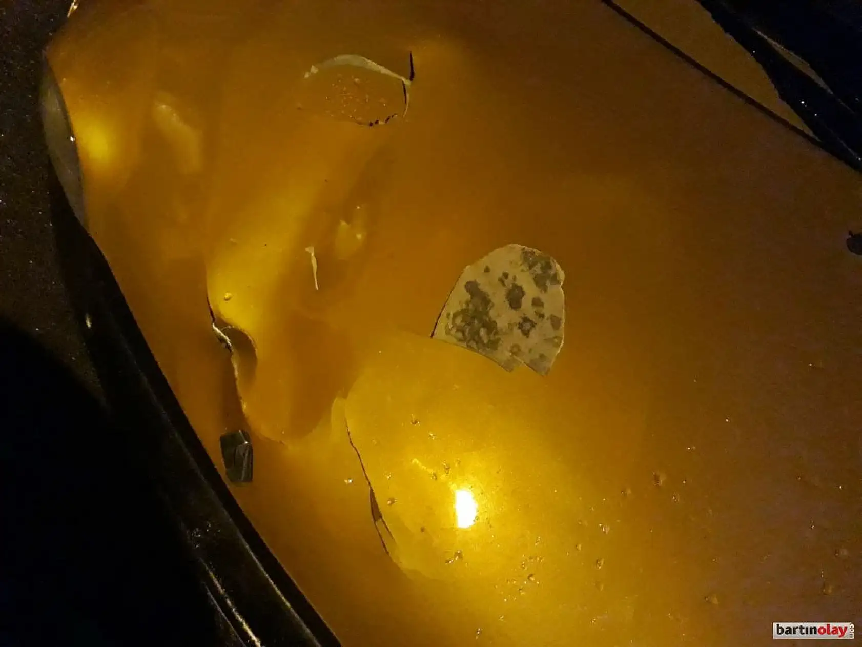 Kız öğrenciye çarpan sürücü olay yerini terk etti