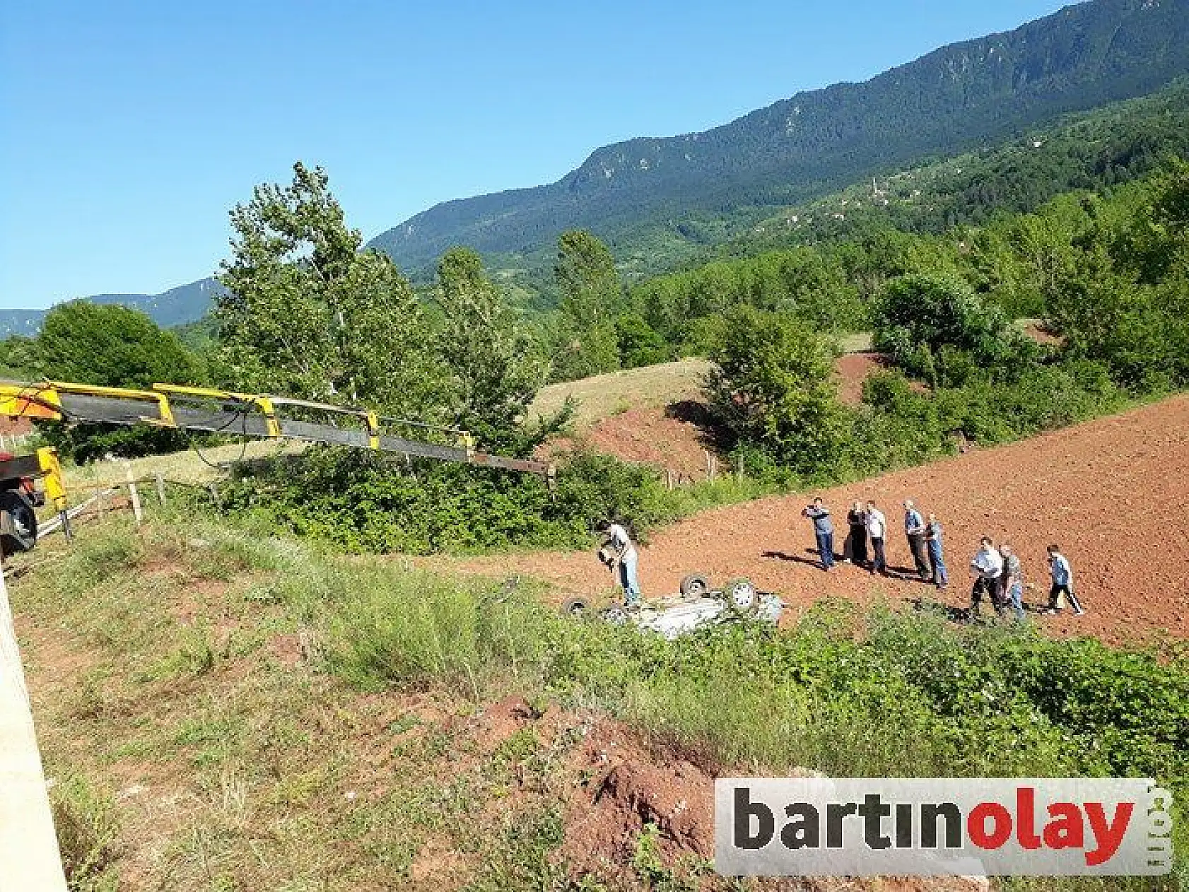 Kontrolden Çıkan Araç Şarampole Uçtu