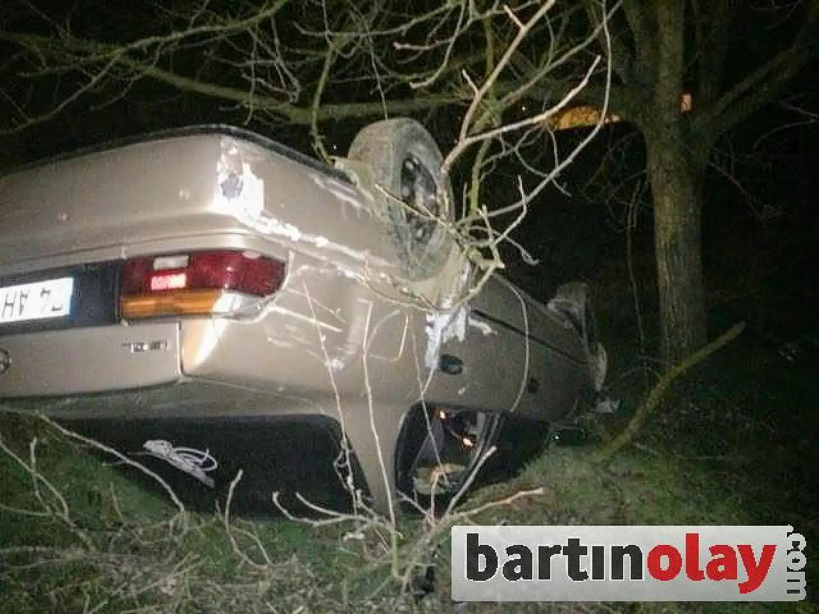 Kontrolden çıkan araç takla attı