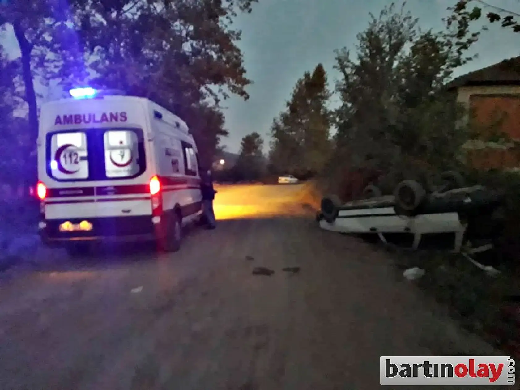 Kontrolden çıkan araç ters döndü