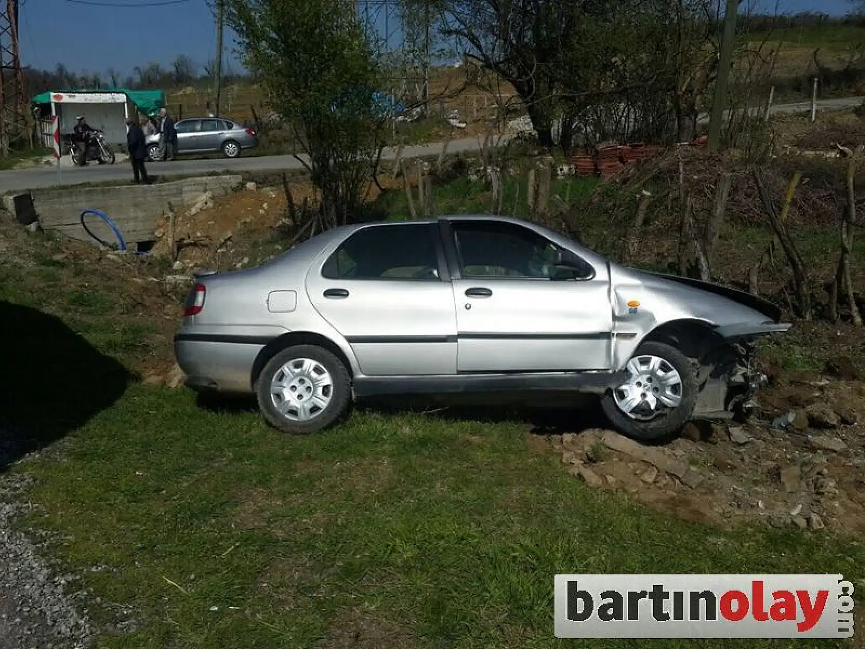 Kontrolden çıkan otomobil kanala girdi