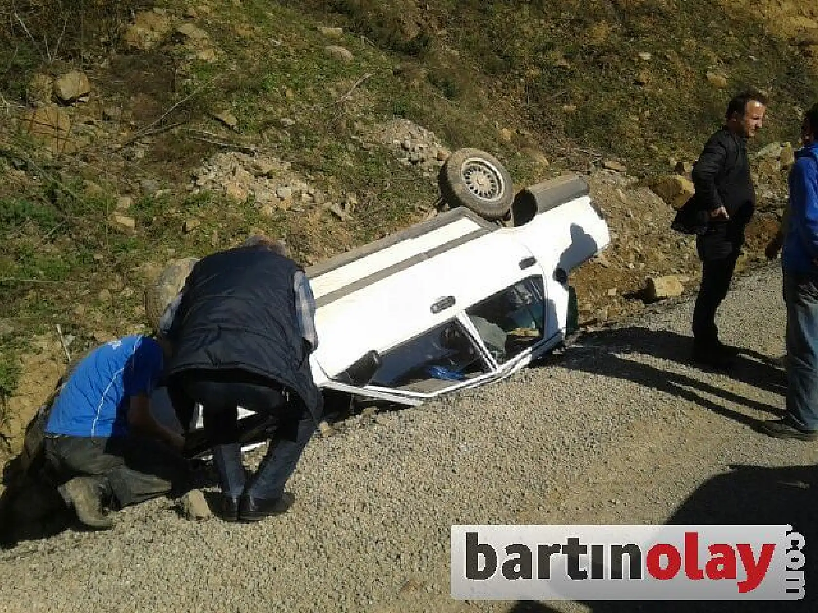 Kontrolden Çıkan Otomobil Takla Attı