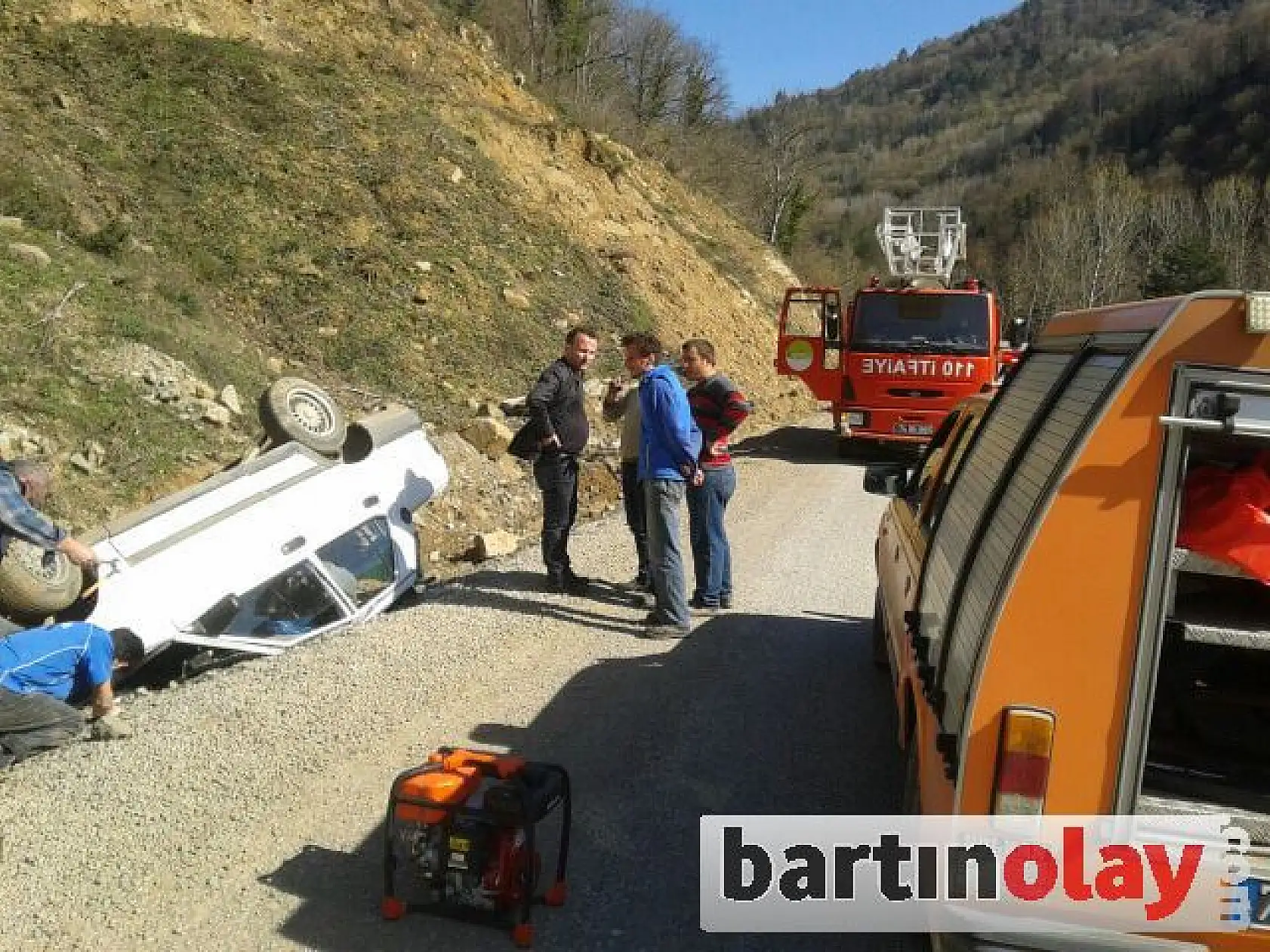 Kontrolden Çıkan Otomobil Takla Attı