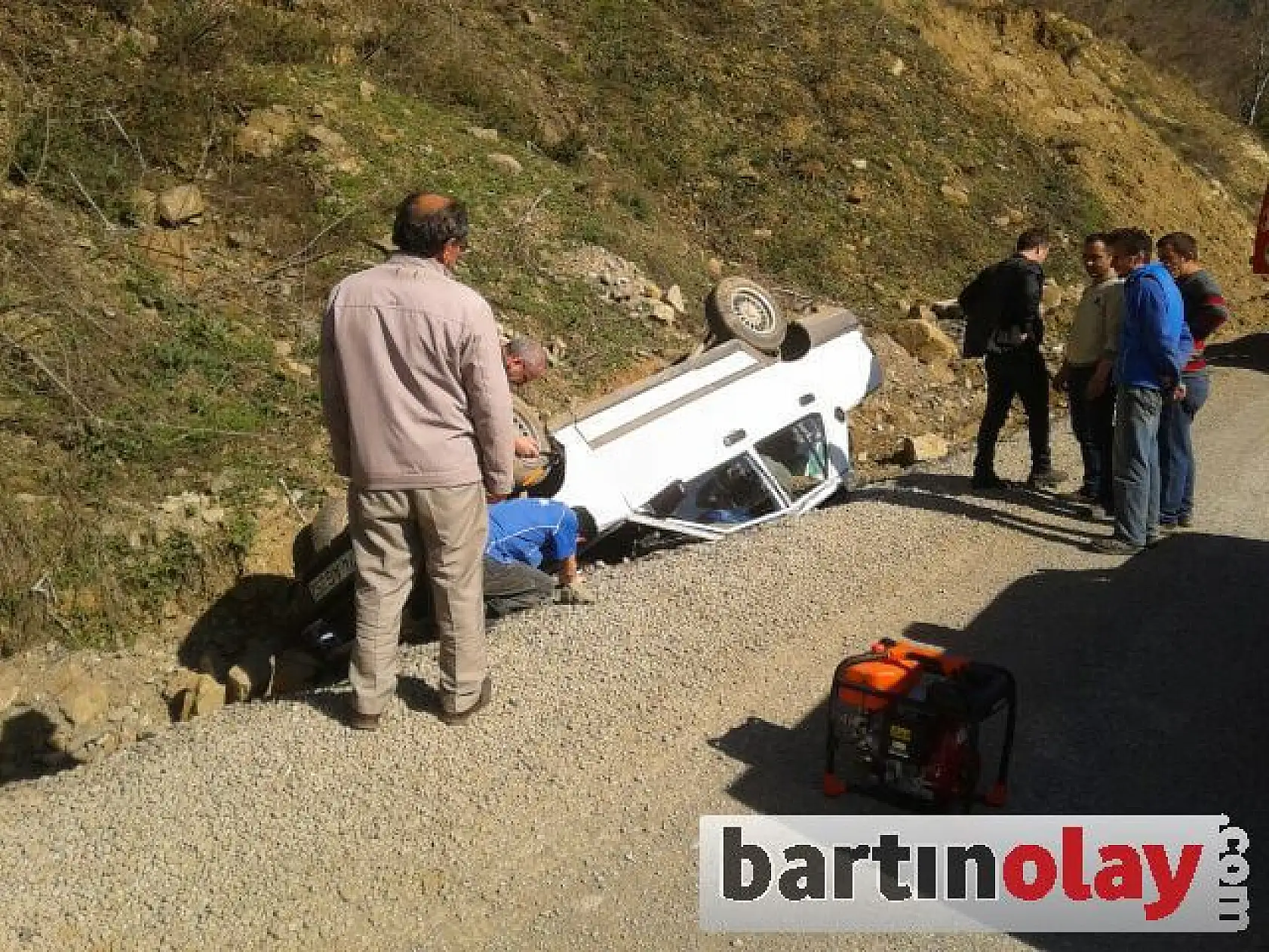 Kontrolden Çıkan Otomobil Takla Attı