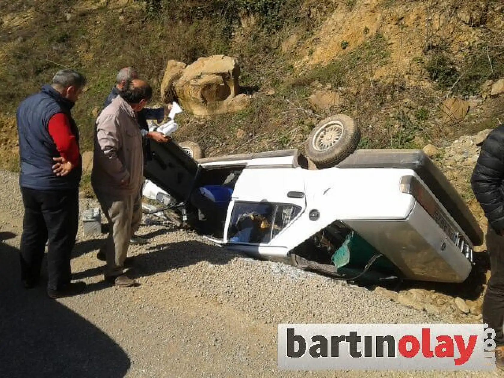 Kontrolden Çıkan Otomobil Takla Attı